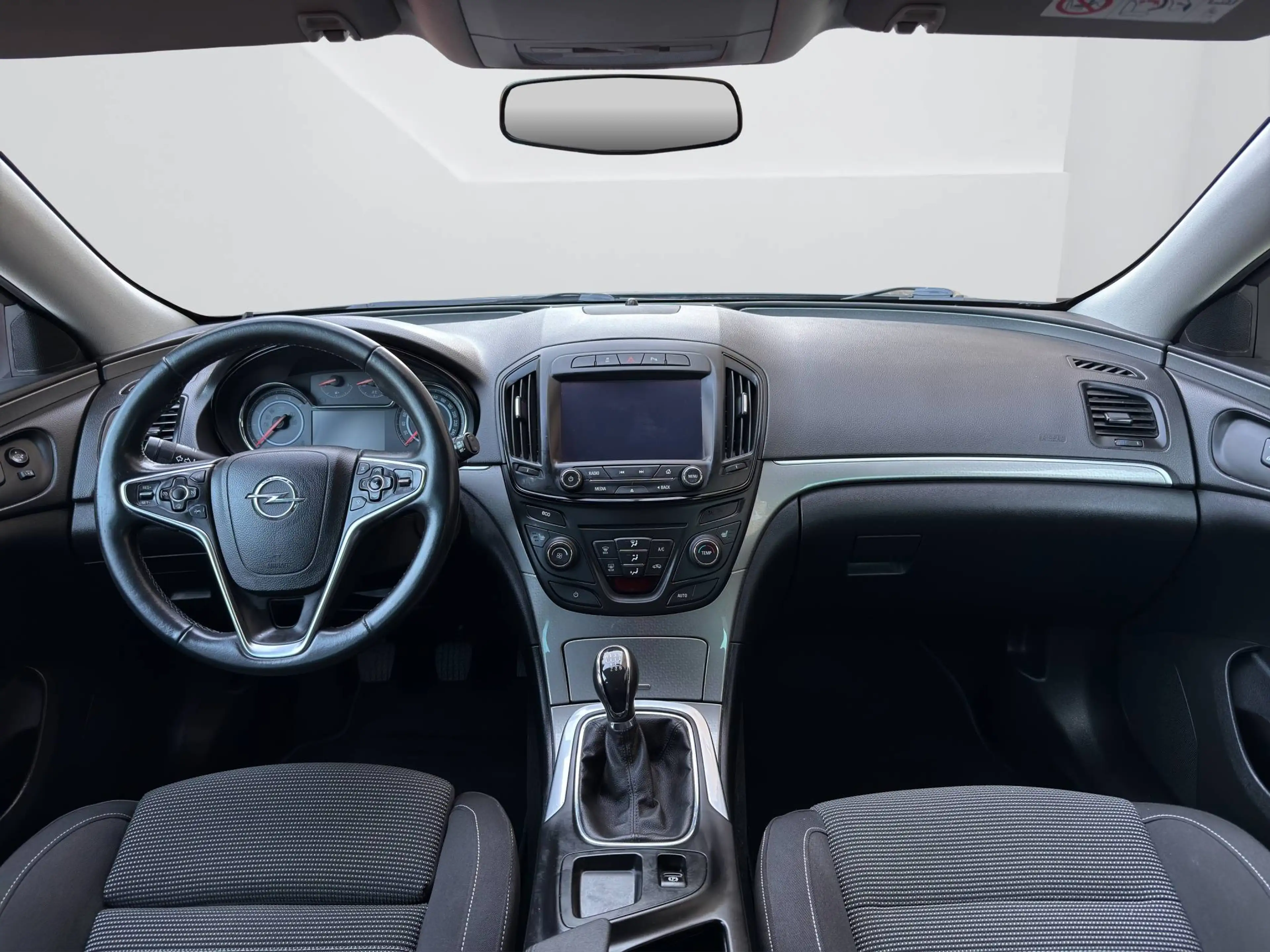 Opel Insignia 1.6 CDTI Edition — photo 12