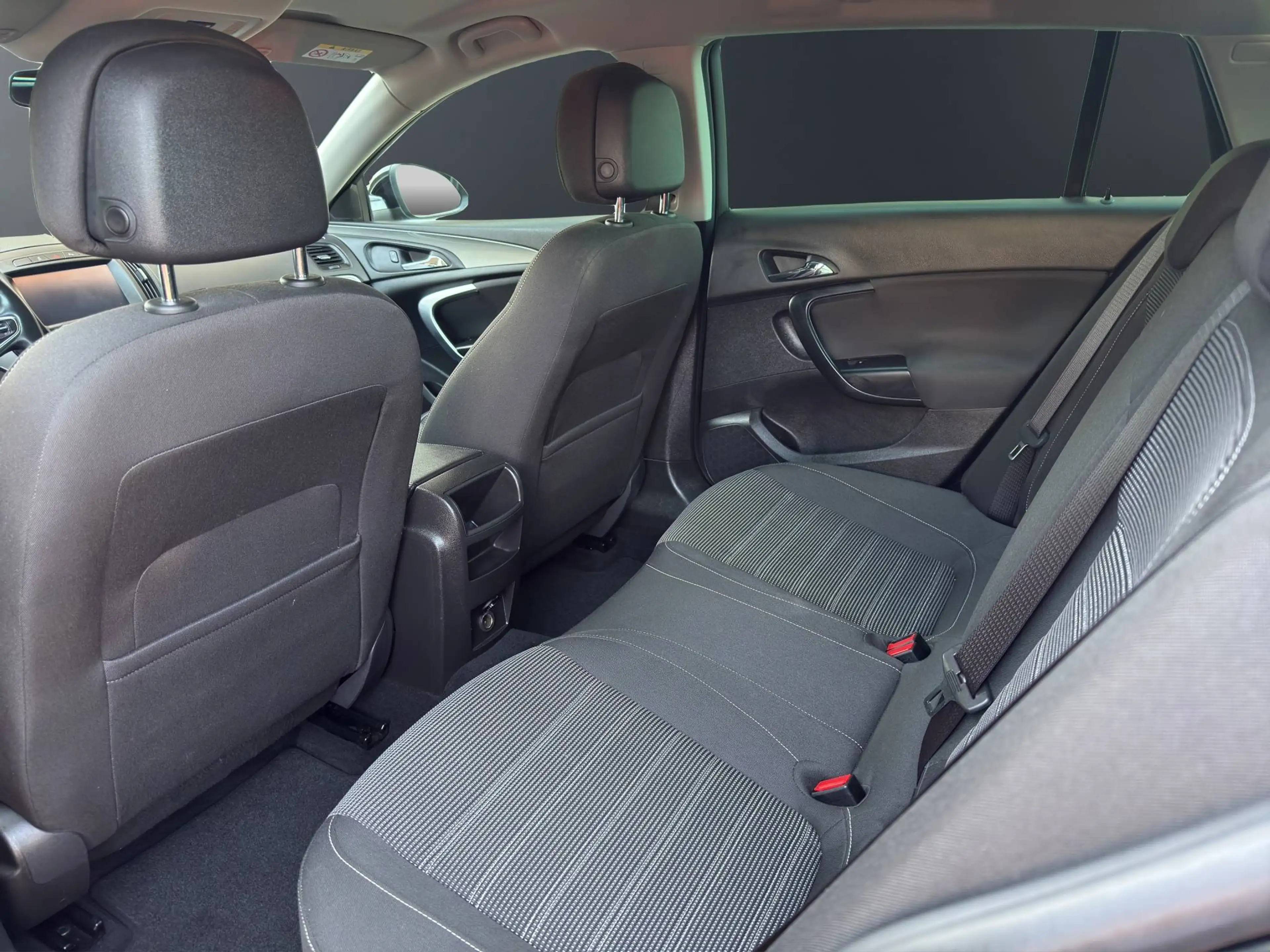 Opel Insignia 1.6 CDTI Edition — photo 15