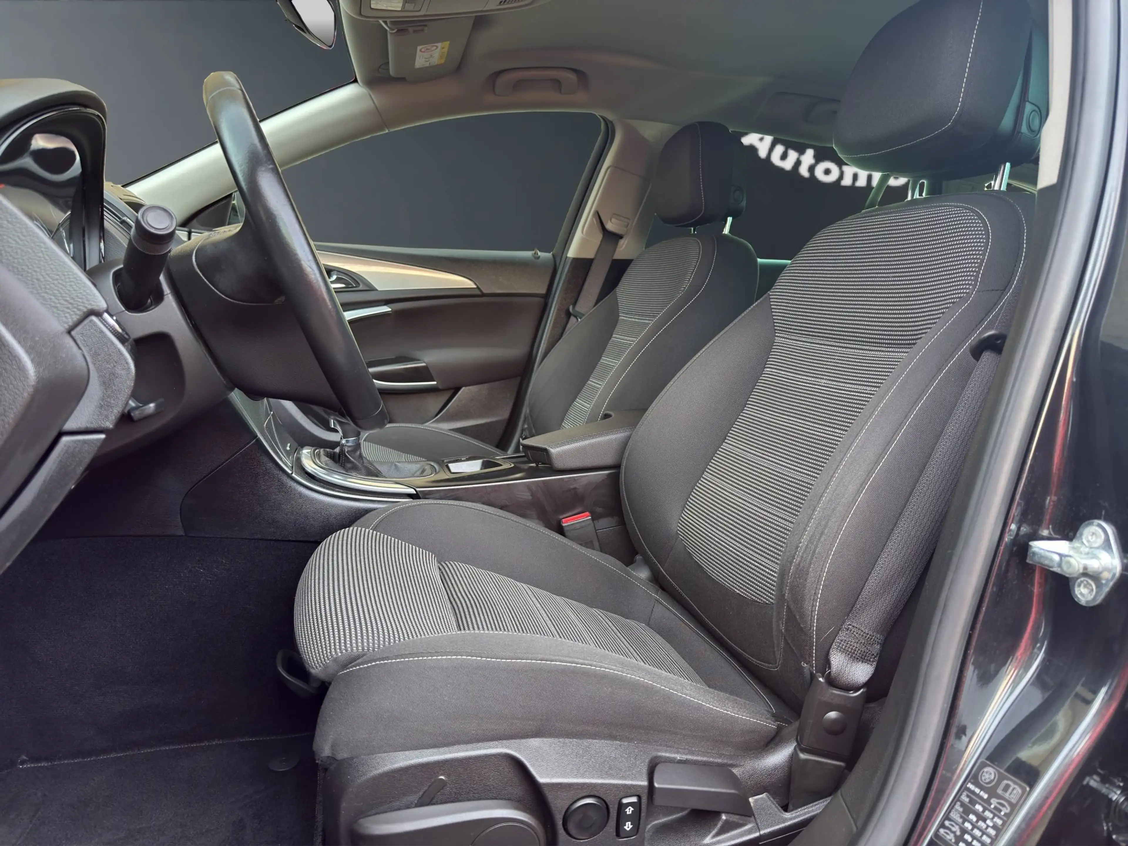 Opel Insignia 1.6 CDTI Edition — photo 9
