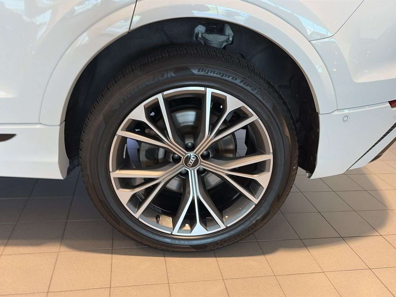 2023 Audi Q8 Progressiv | New Front Brakes | Black Optics Pkg thumb 18
