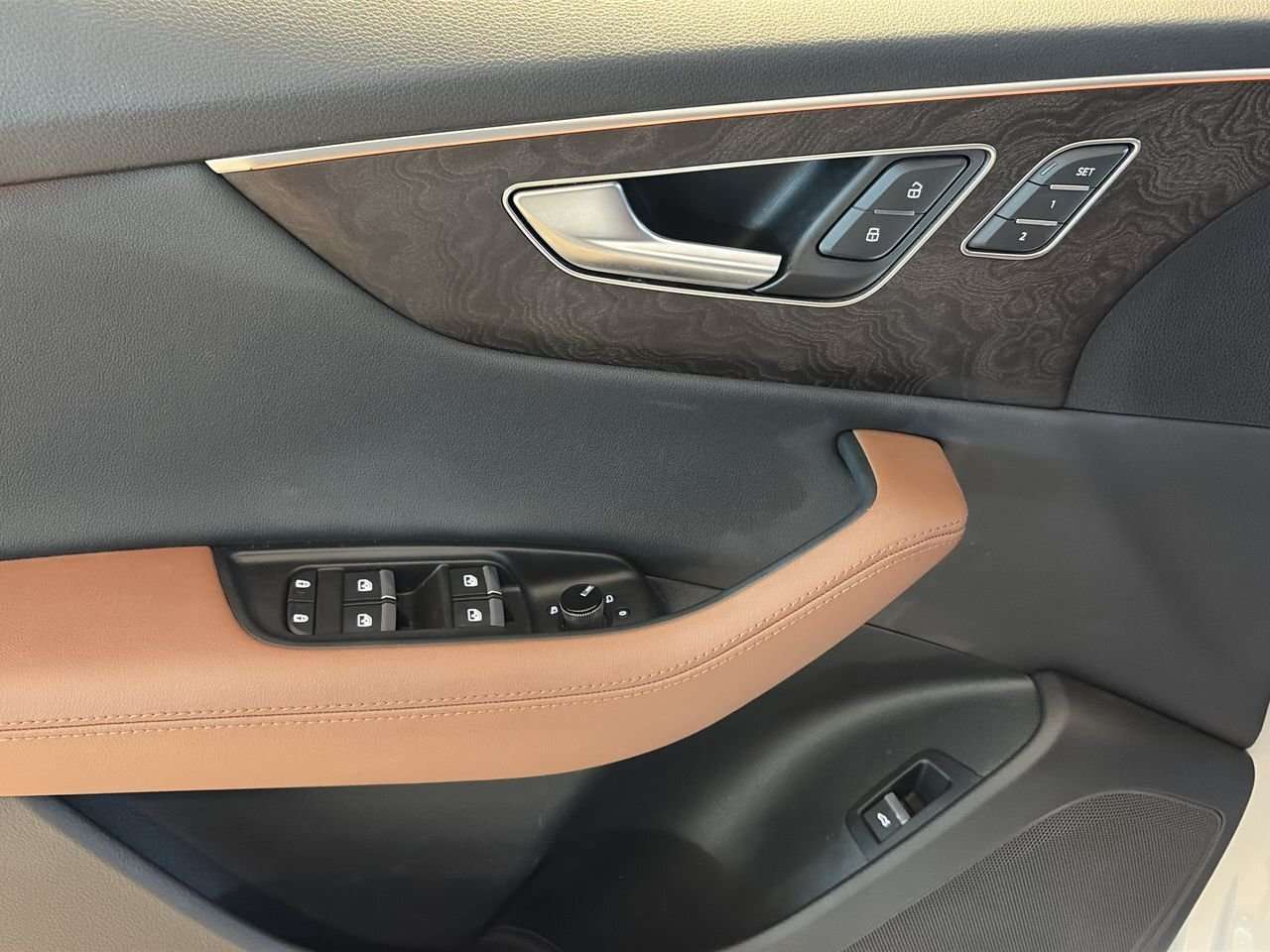 2023 Audi Q8 Progressiv | New Front Brakes | Black Optics Pkg thumb 21
