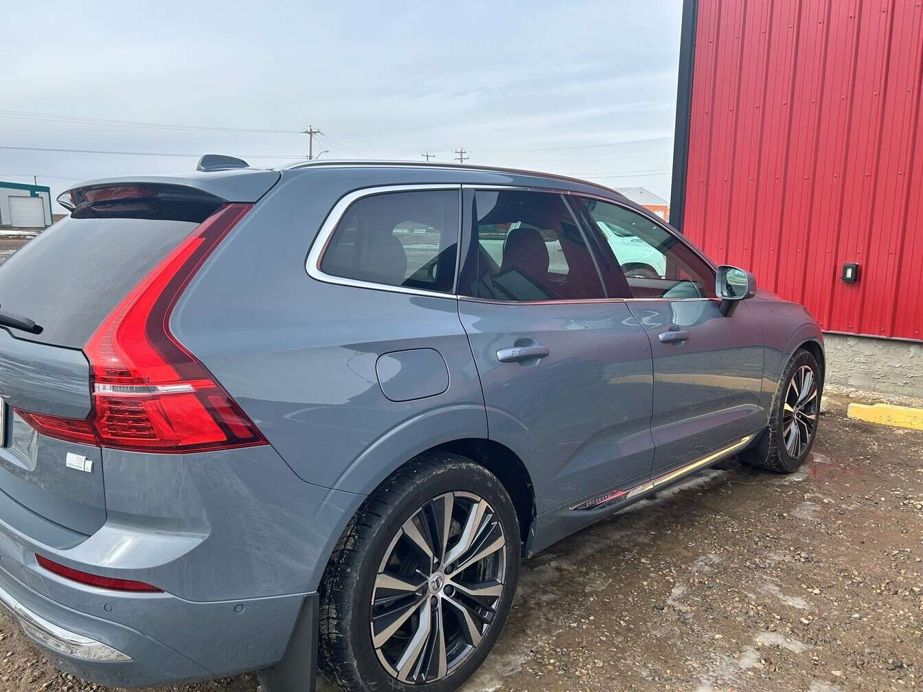 2022 Volvo XC60 Inscription Recharge 4D Utility AWD alt 5
