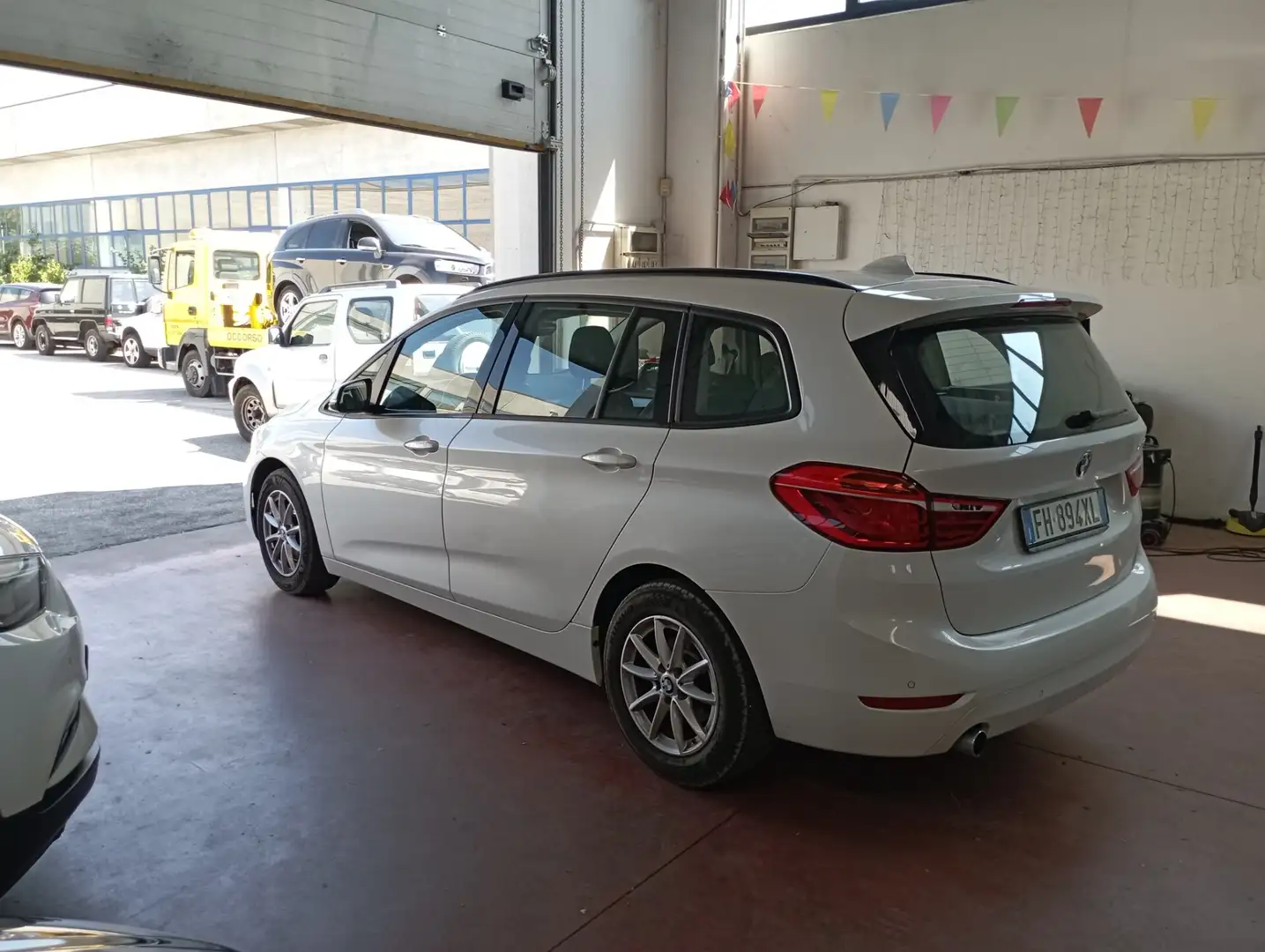 BMW 218d Gran Tourer 7 POSTI Blanc - 2