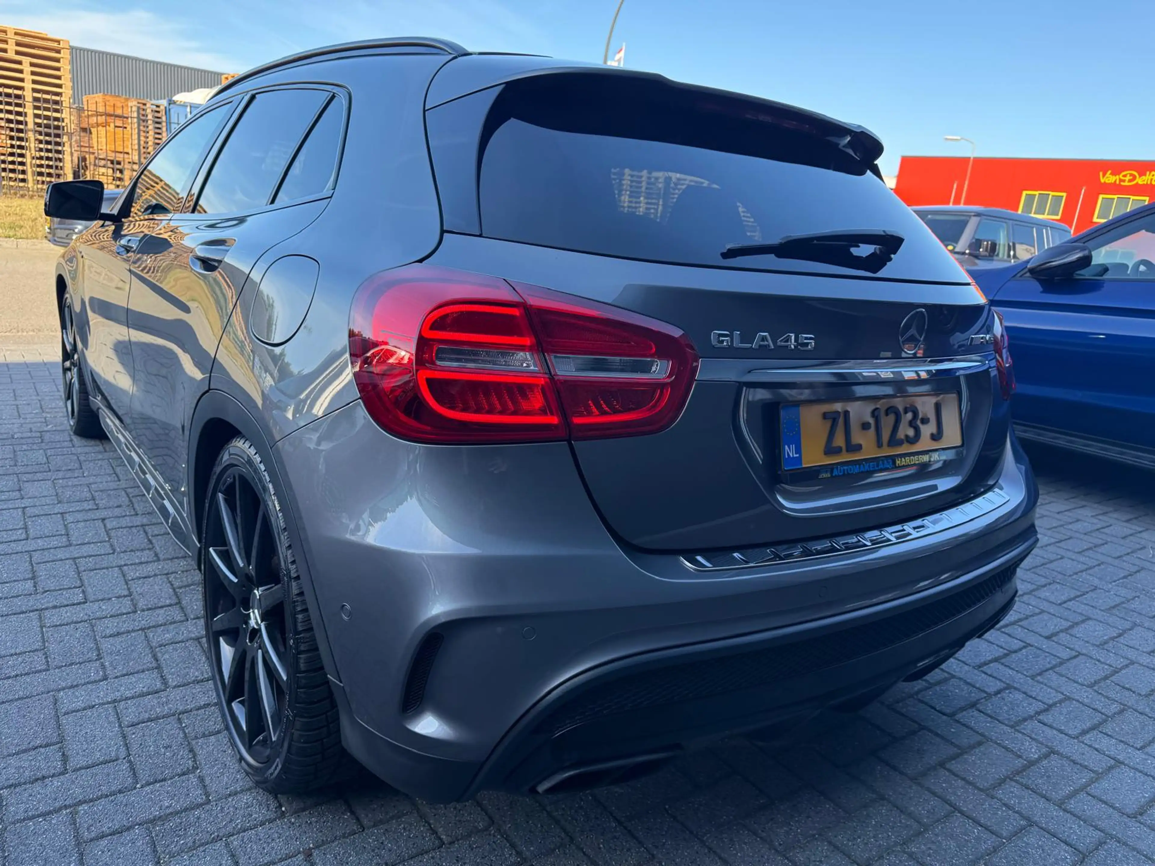 Mercedes-Benz GLA 45 AMG 4MATIC | PANO | XENON | CRUISE | CAMERA | MEMORY | — photo 10