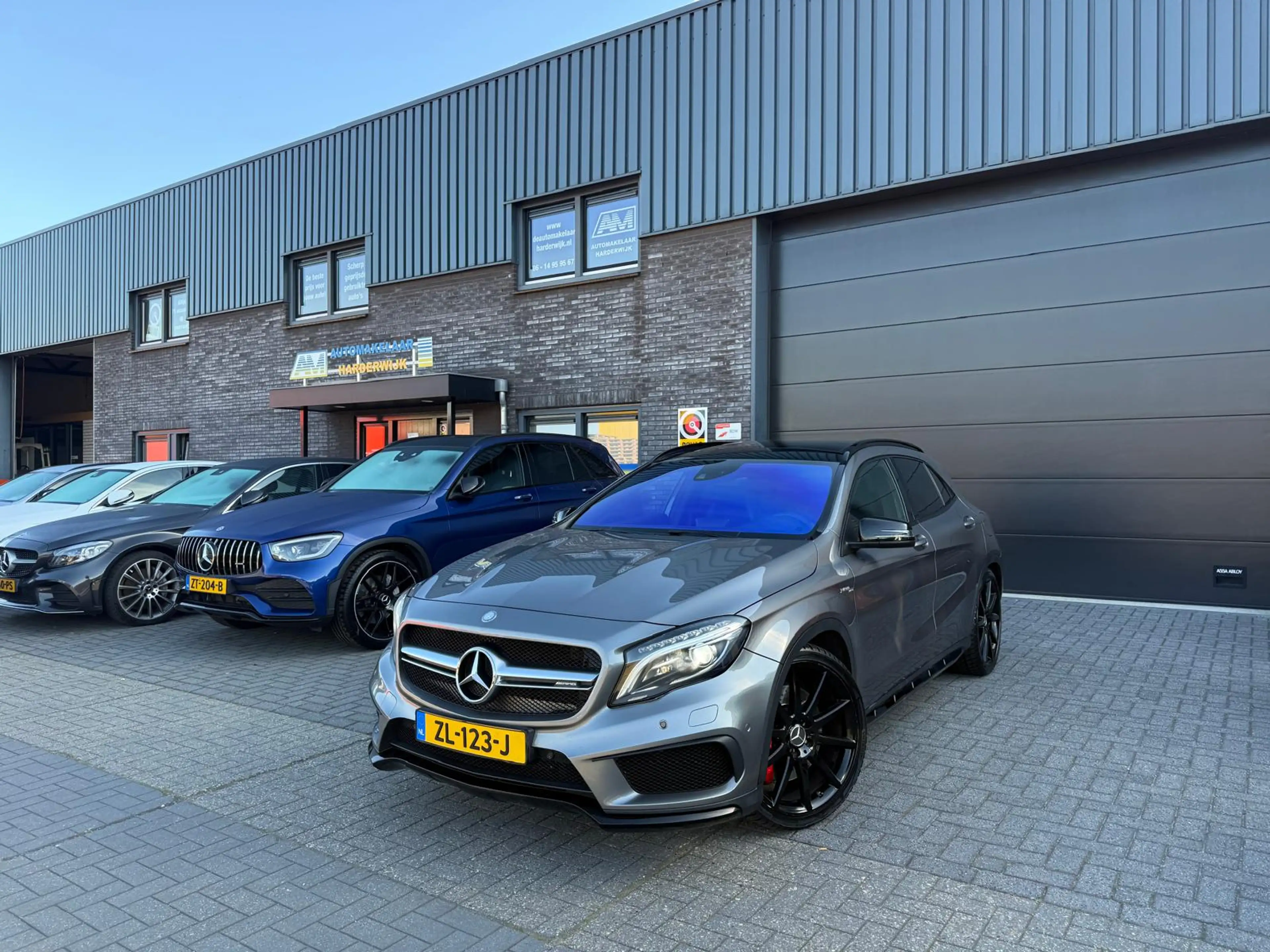 Mercedes-Benz GLA 45 AMG 4MATIC | PANO | XENON | CRUISE | CAMERA | MEMORY | — photo 2