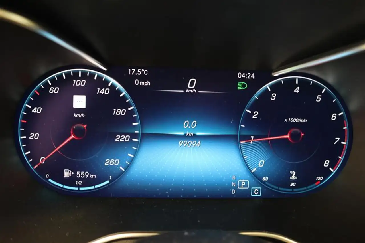 Mercedes-Benz GLC снимка Mercedes-Benz GLC