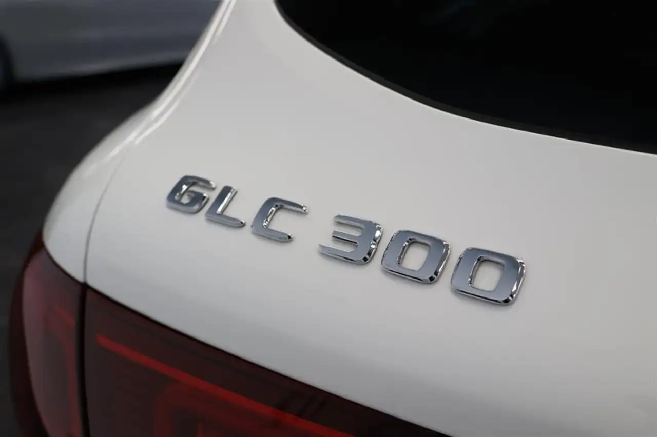 Mercedes-Benz GLC снимка Mercedes-Benz GLC
