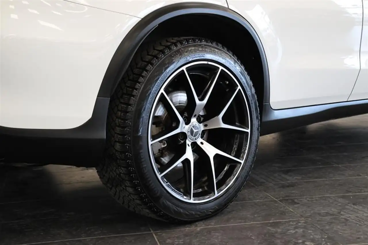 Mercedes-Benz GLC снимка Mercedes-Benz GLC