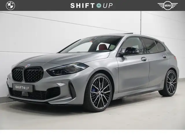 BMW 135 1 Serie M135i xDrive Panoramadak | Harman Kardon |