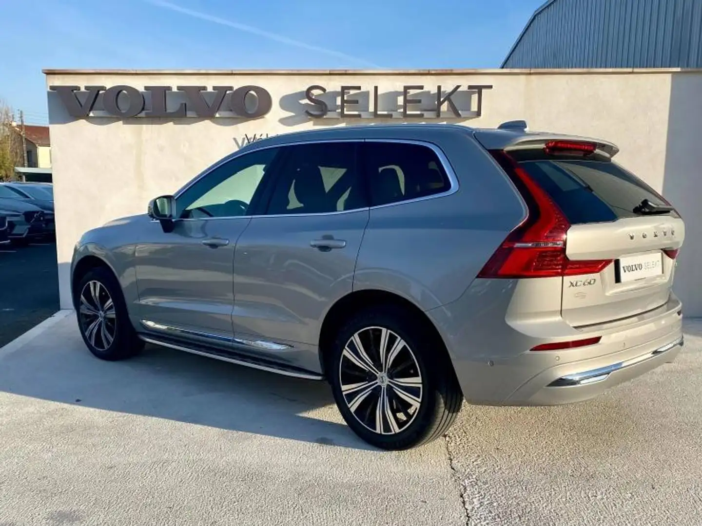 Volvo XC60 B4 AdBlue 197ch Ultimate Style Chrome Geartronic Argent - 2