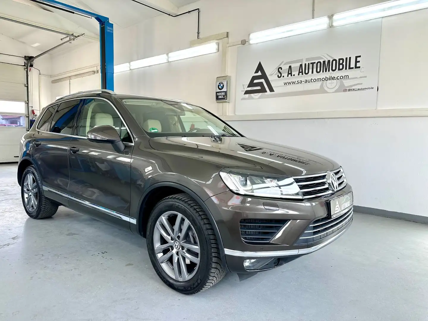 Volkswagen Touareg V6 TDI R-Line 4Mot*Standheizung*AHK Marrone - 1