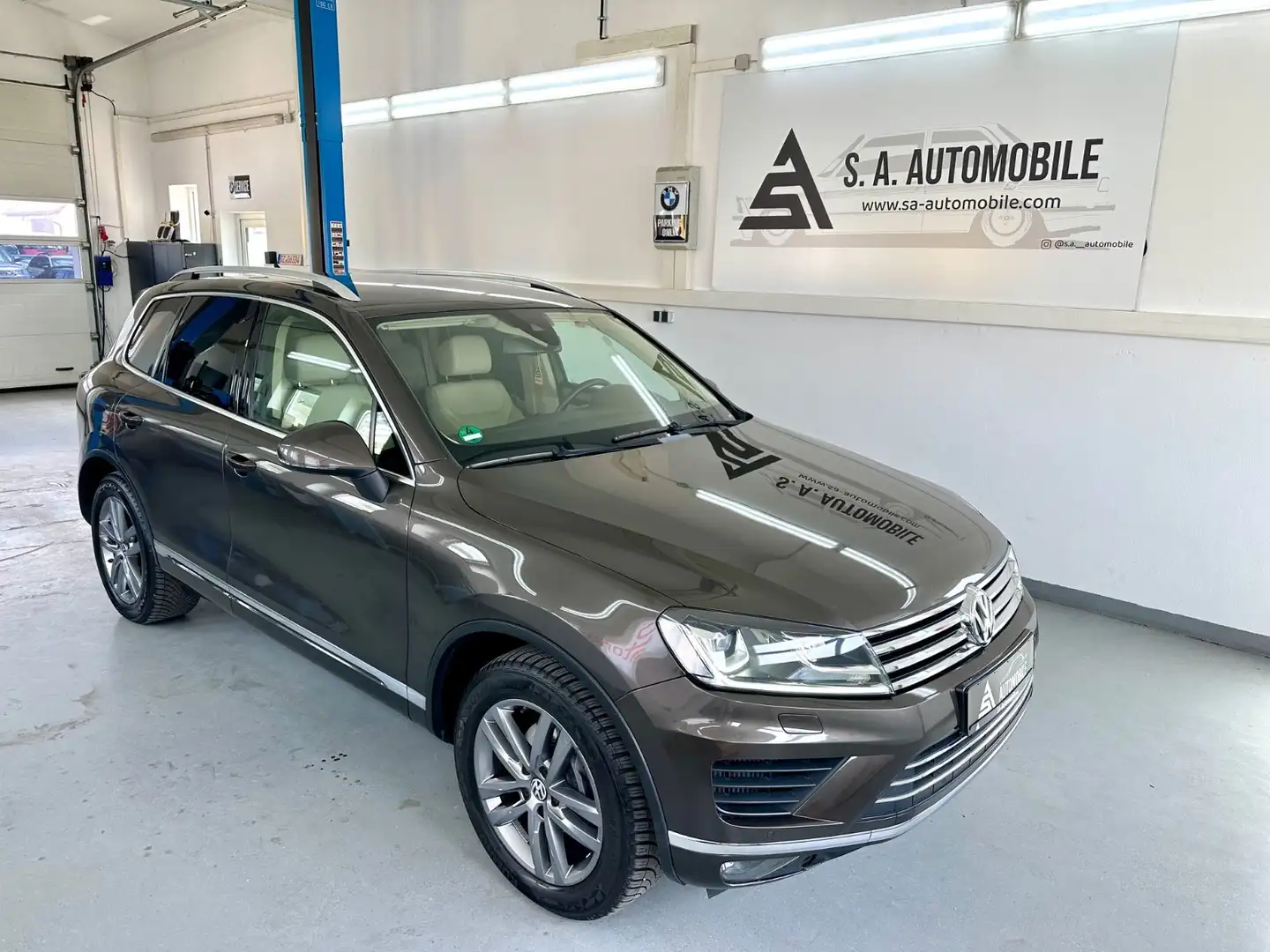 Volkswagen Touareg V6 TDI R-Line 4Mot*Standheizung*AHK Marrone - 2