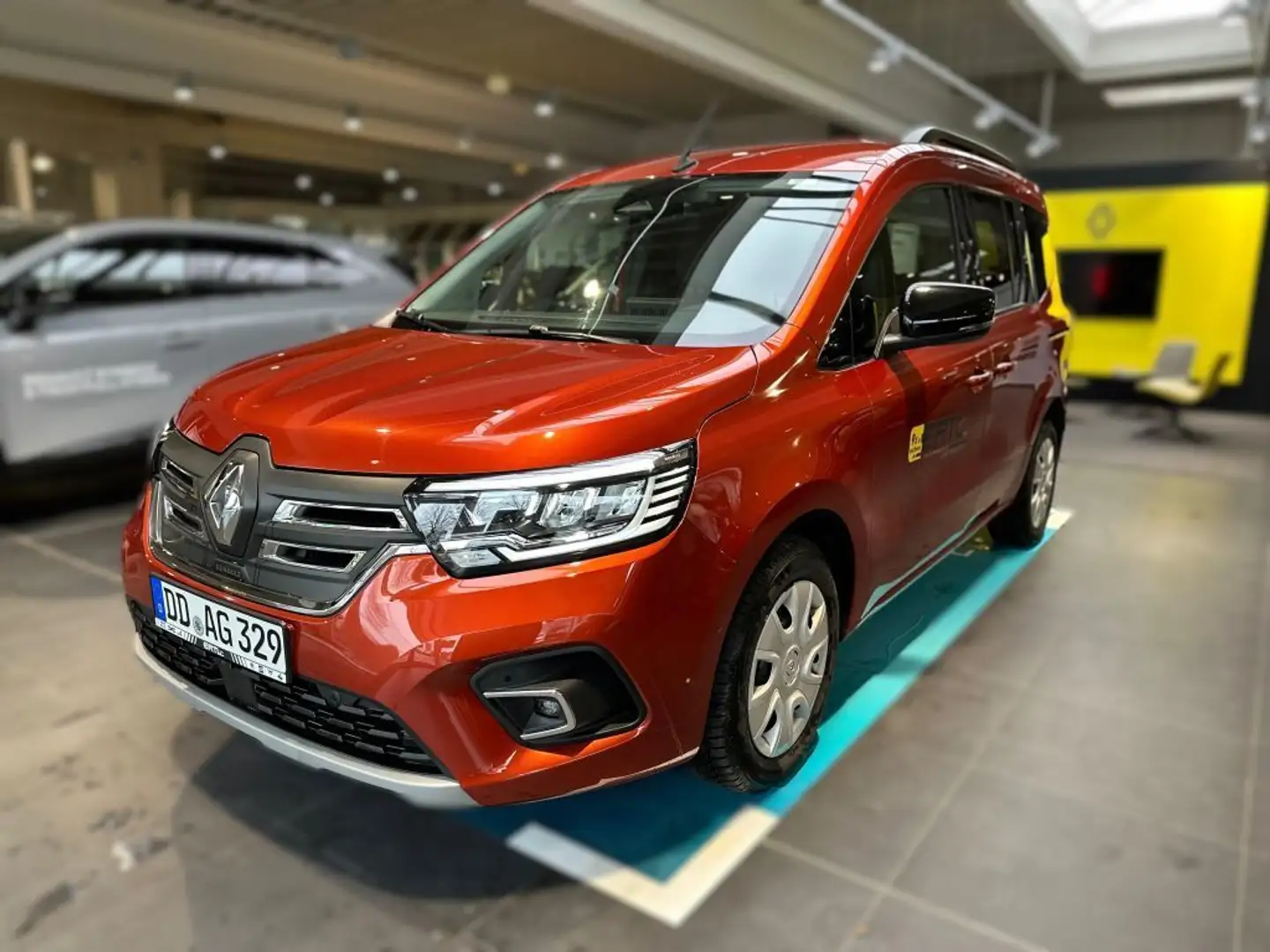 Renault Kangoo E-Tech EV45 AC22 Paket Techno Braun - 1