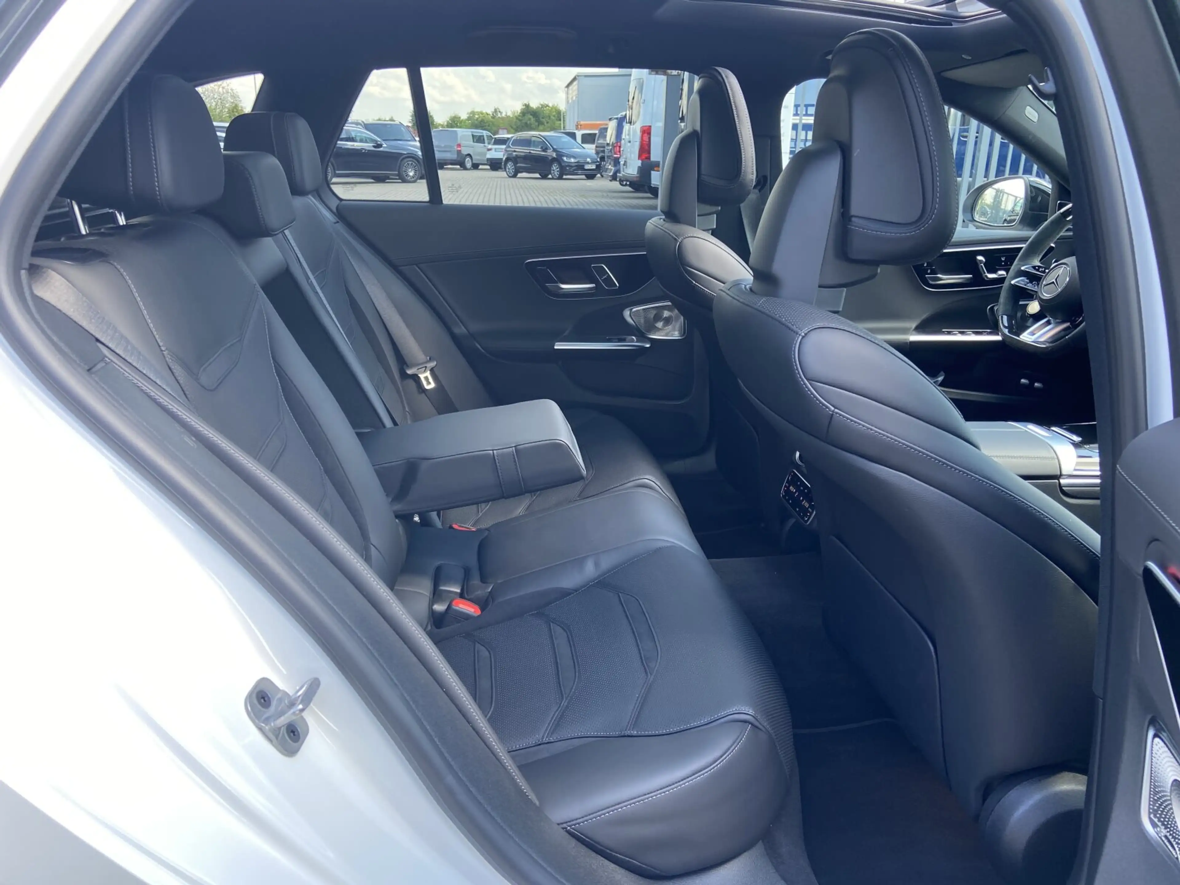 Mercedes-Benz C 63 AMG C 63 S E PERF. T Premium.Plus+Driver´s+Pano+Head — photo 14