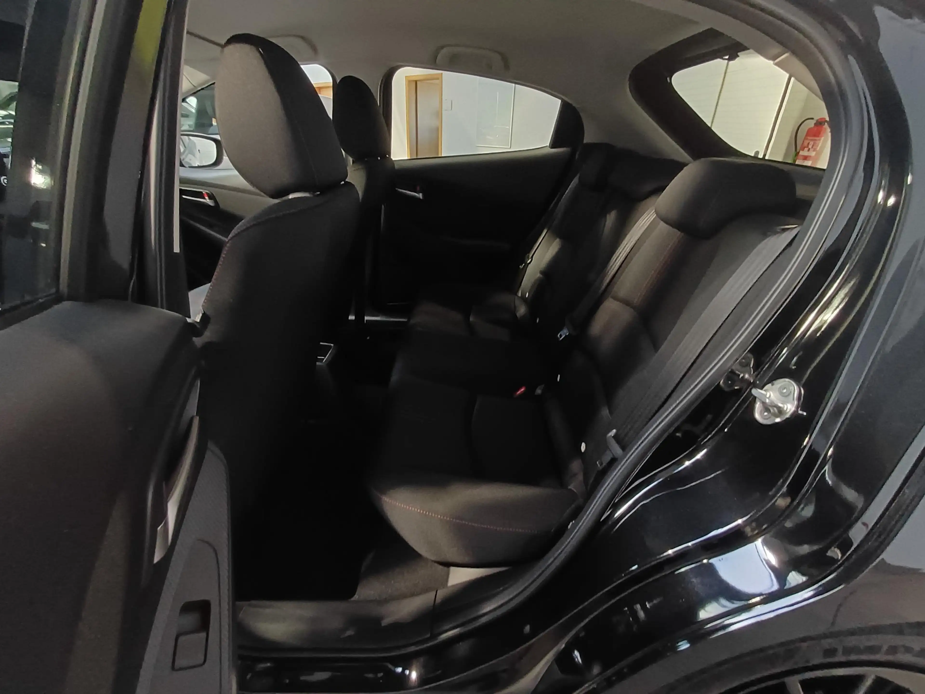 Mazda 2 — photo 10