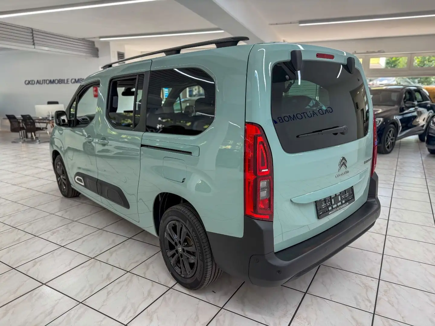Citroen Berlingo Shine XL*Headup*ACC*Kamera*Navi*1.Hand! - 2