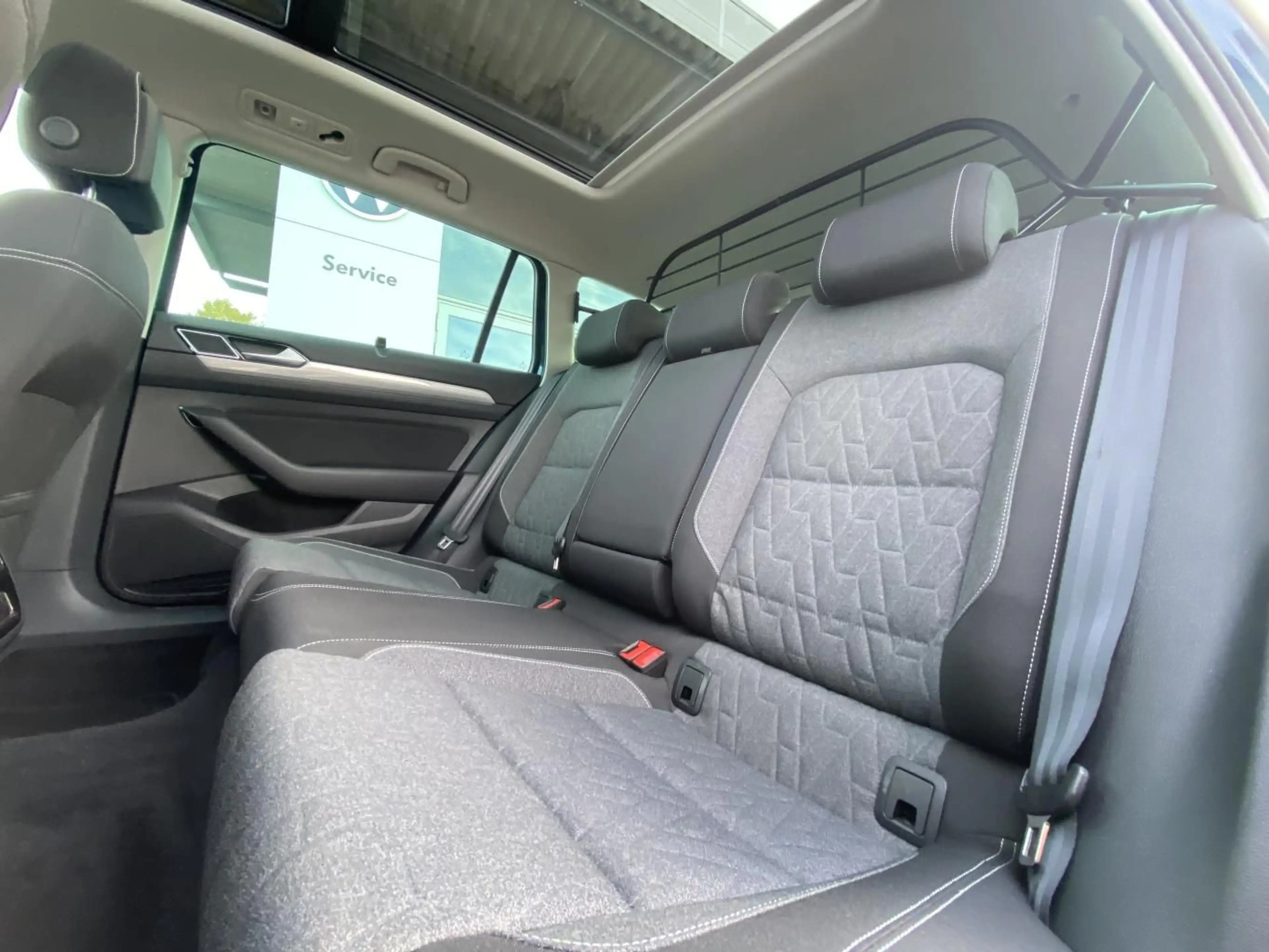 Volkswagen Passat Variant 2.0 TDI DSG Business STANDHEIZUNG — photo 11