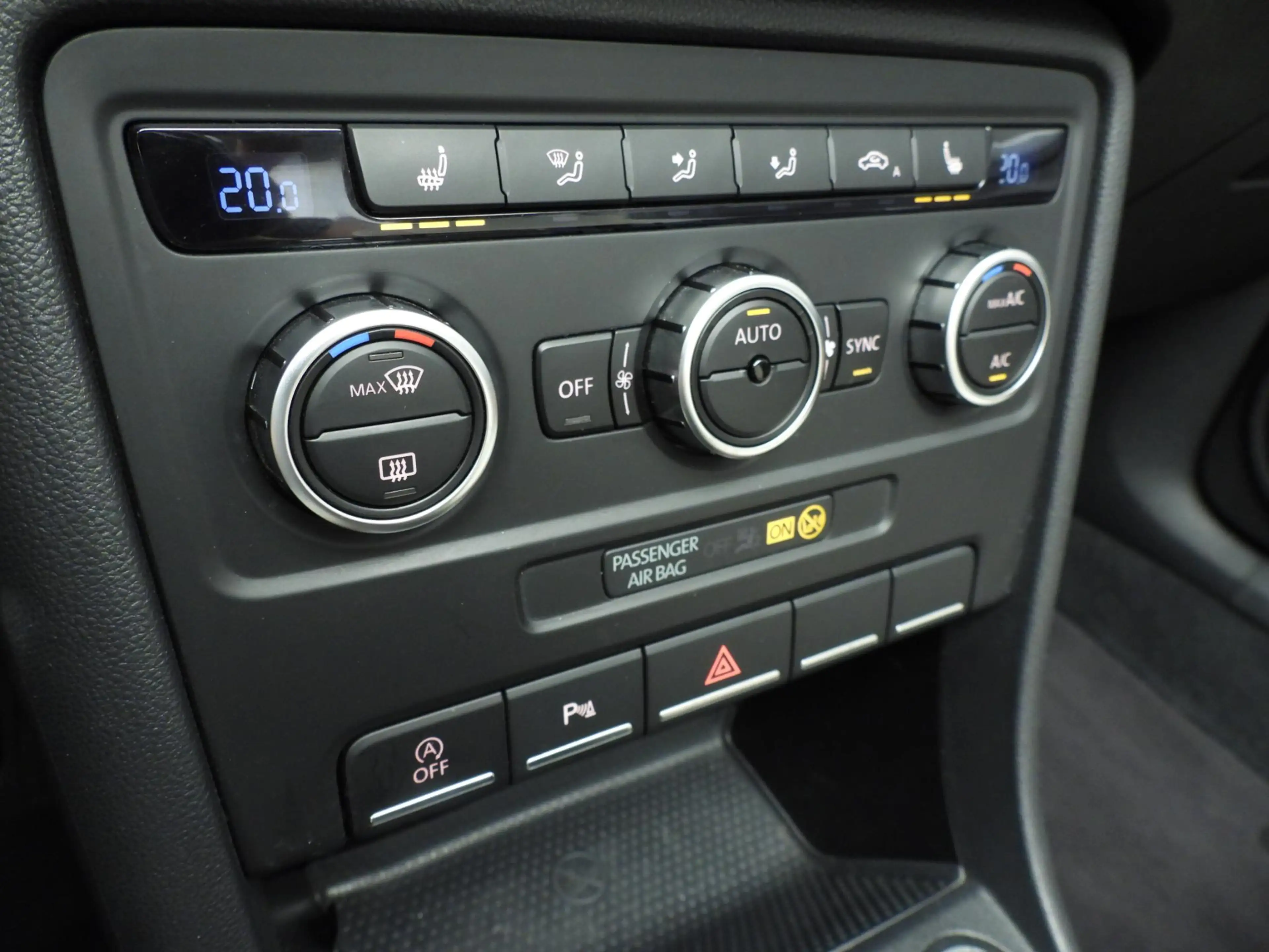 Volkswagen Beetle Cabriolet 1.2 TSI Design | 17" | Stoelverwarming | — photo 14