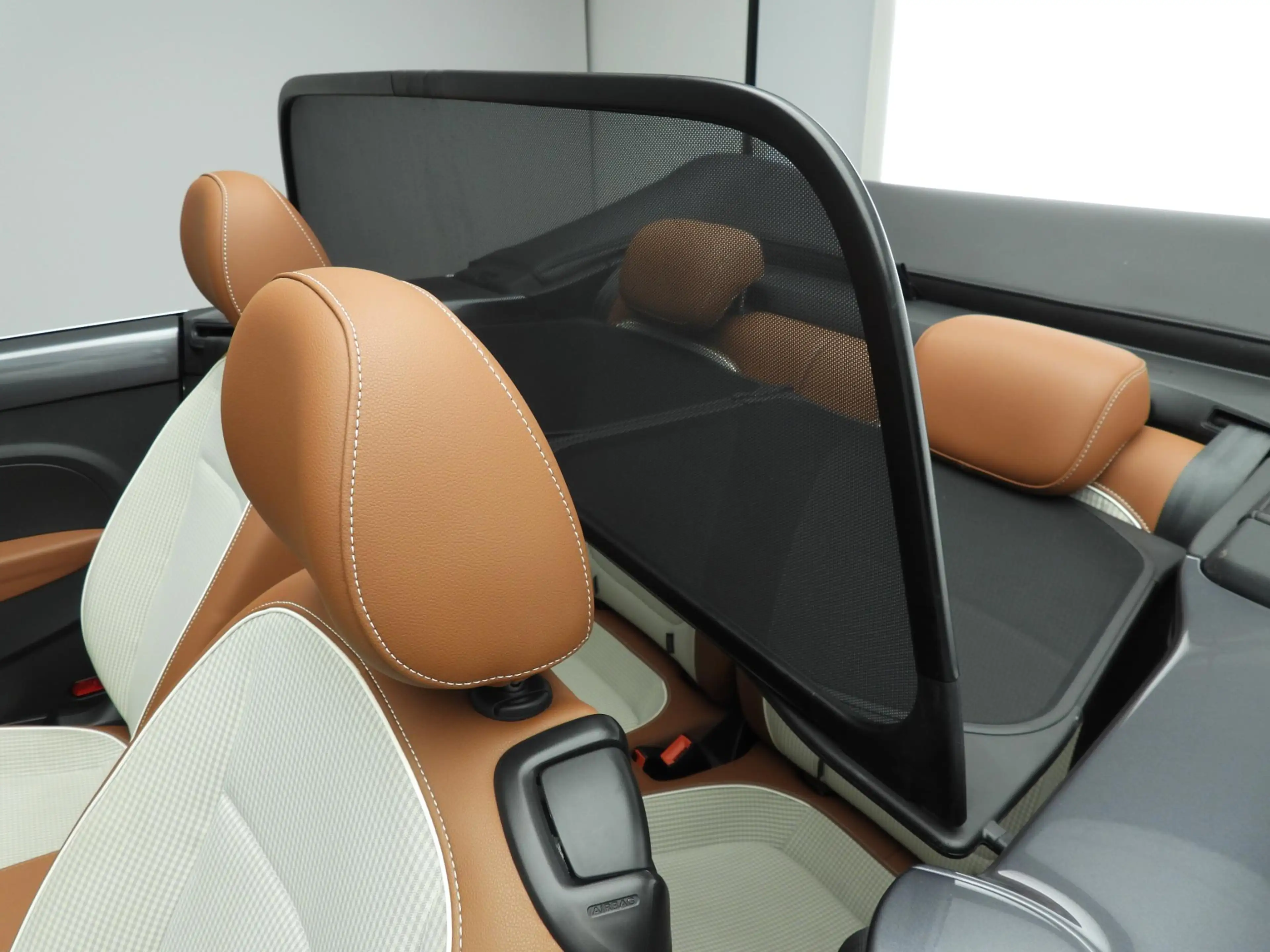 Volkswagen Beetle Cabriolet 1.2 TSI Design | 17" | Stoelverwarming | — photo 11