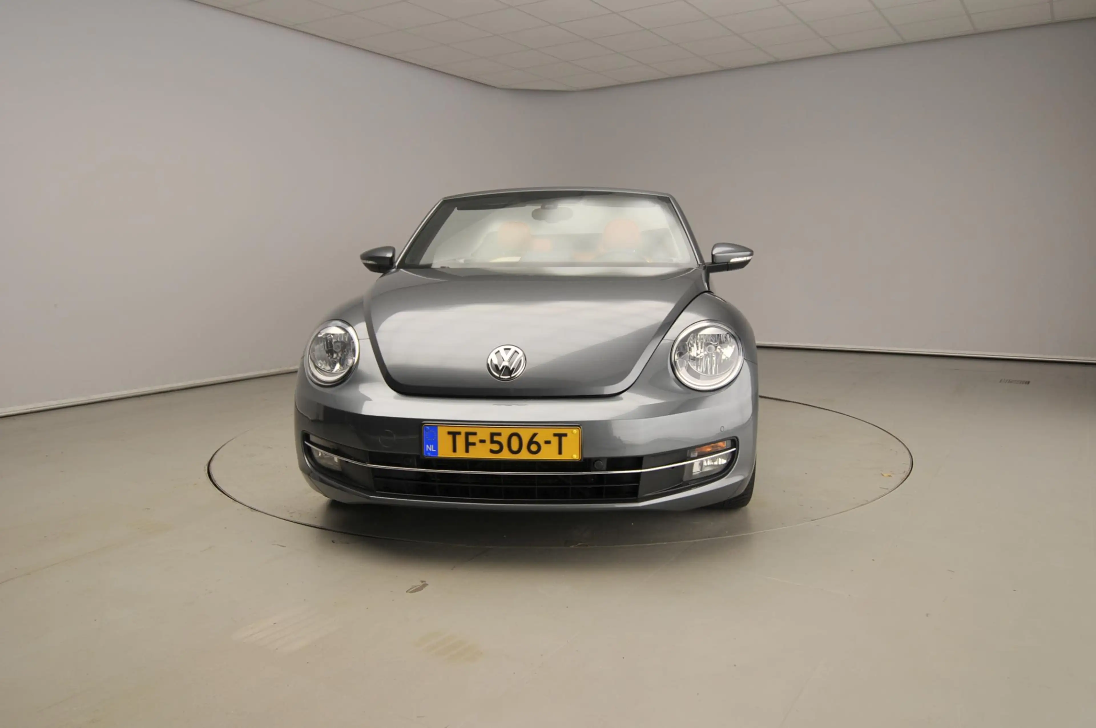 Volkswagen Beetle Cabriolet 1.2 TSI Design | 17" | Stoelverwarming | — photo 4