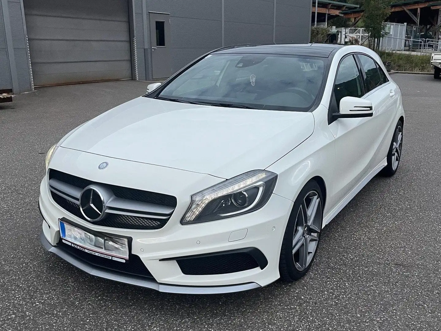 Mercedes-Benz A 45 AMG A 45 AMG 4MATIC Aut. Weiß - 1
