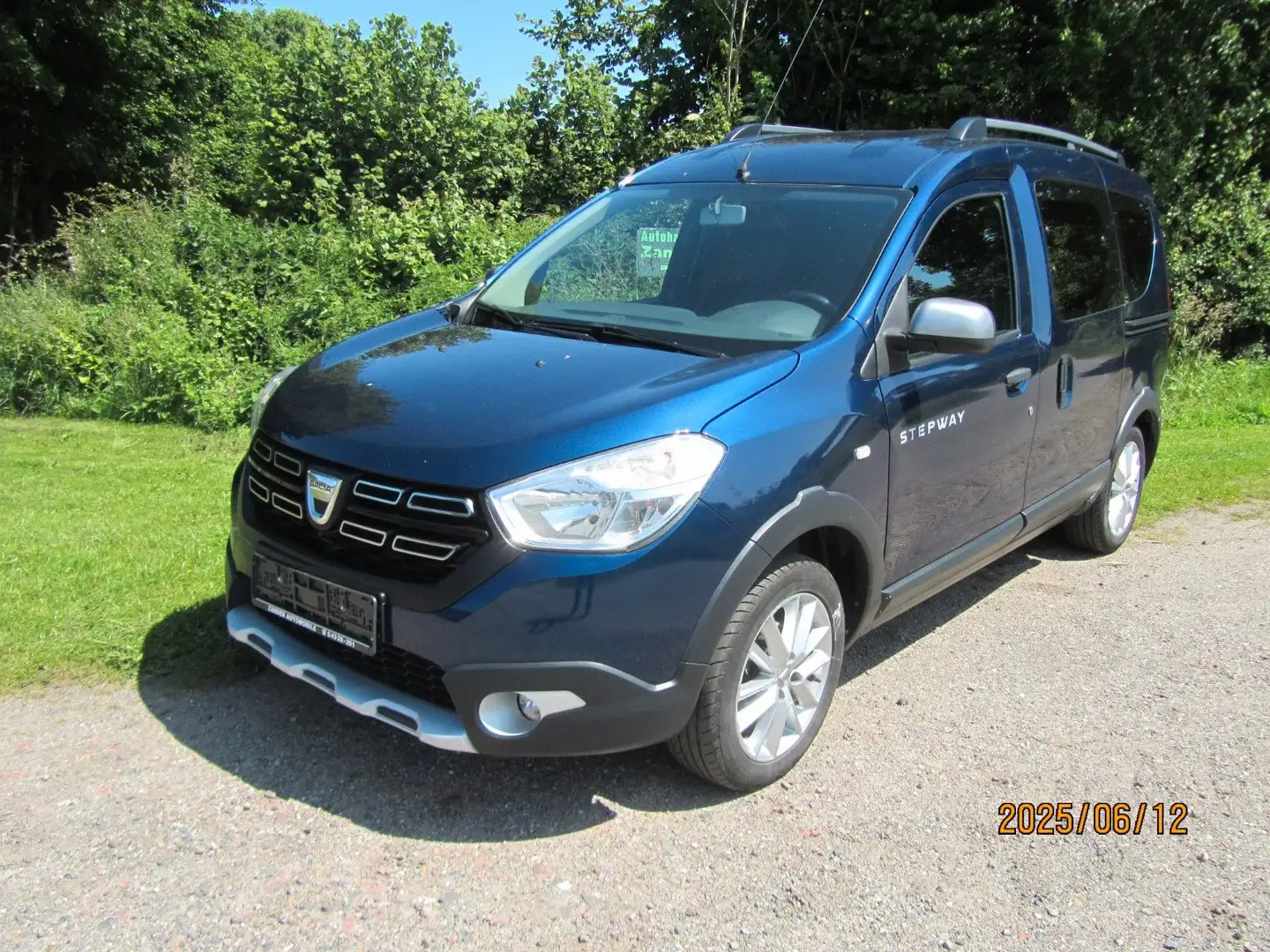 Dacia Dokker Stepway Celebration 1,5 DCI 1 HD Klima Blau - 1