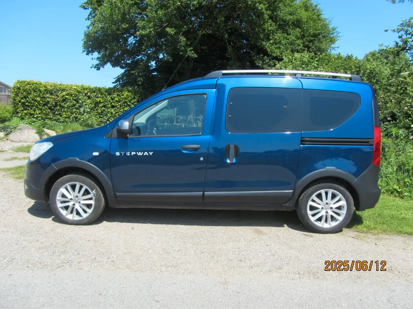 Dacia Dokker Stepway Celebration 1,5 DCI 1 HD Klima Blau - 2