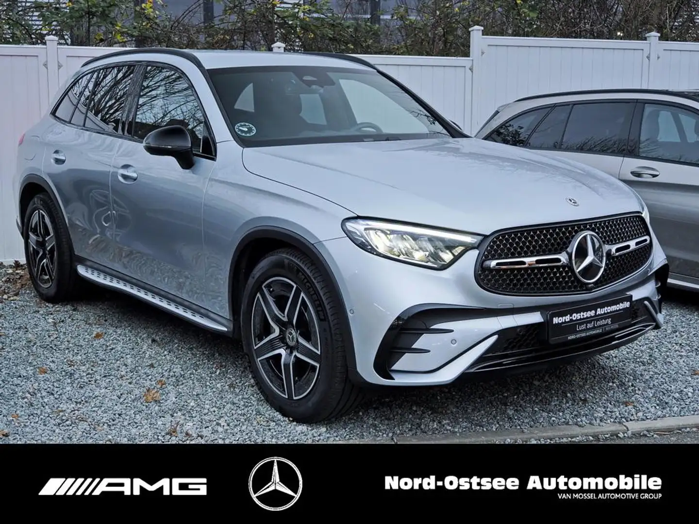 Mercedes-Benz GLC 300 d 4M AMG NIGHT MBUX TOTWINKEL SHZ Argent - 2