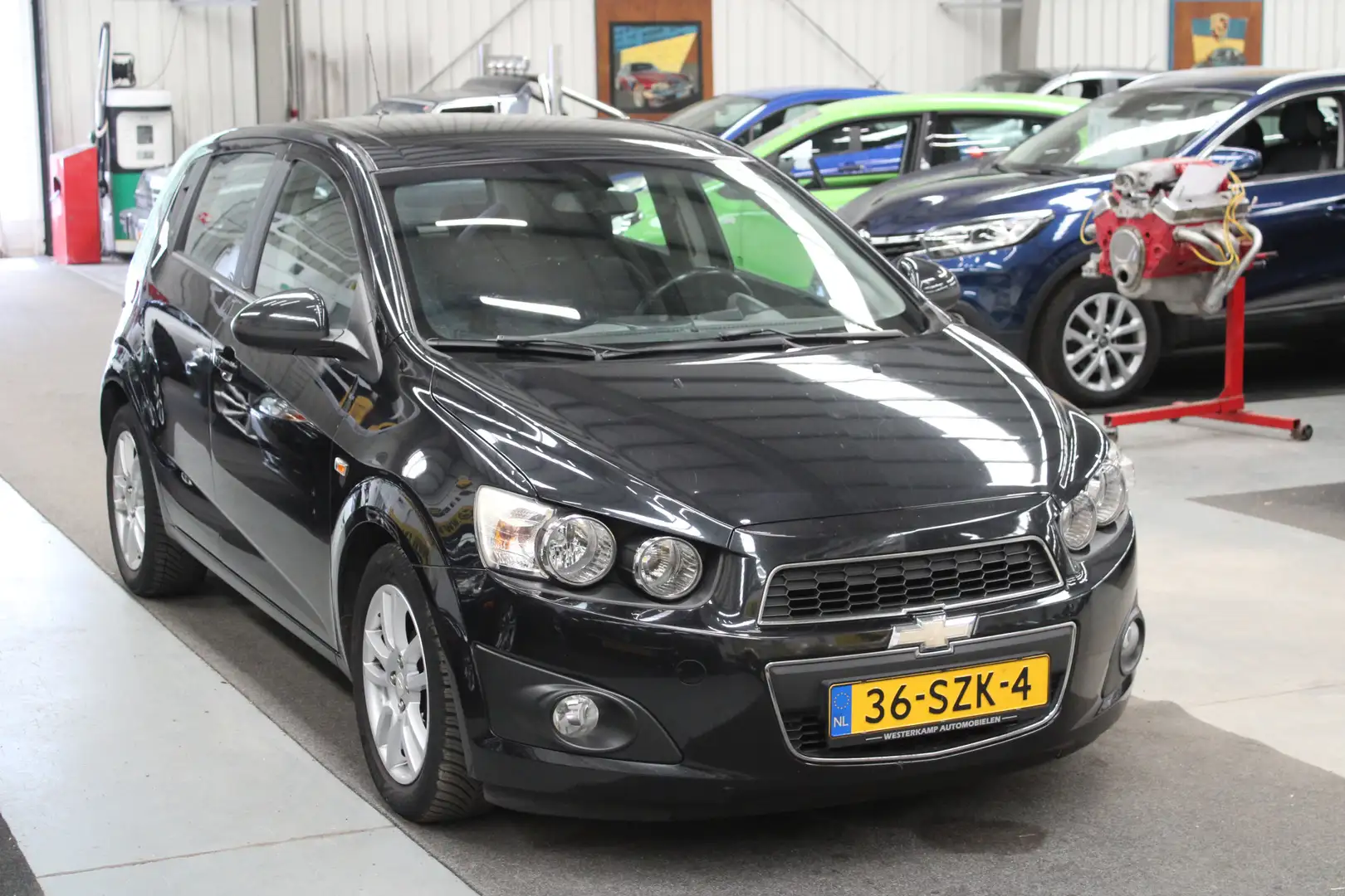 Chevrolet Aveo 1.4 LTZ Airco, NAP, Cruise control, Isofix Zwart - 2