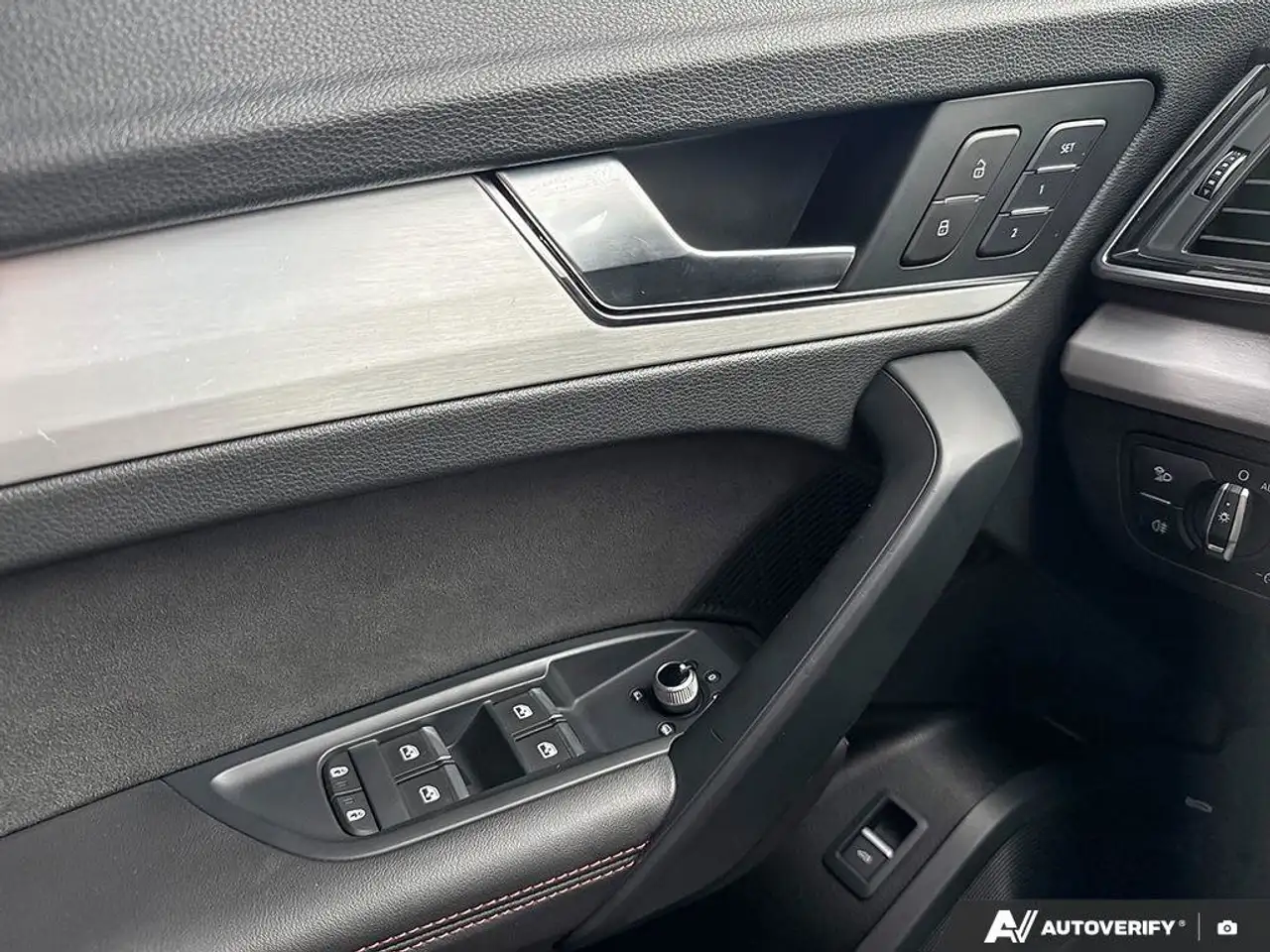 Audi SQ5 снимка Audi SQ5