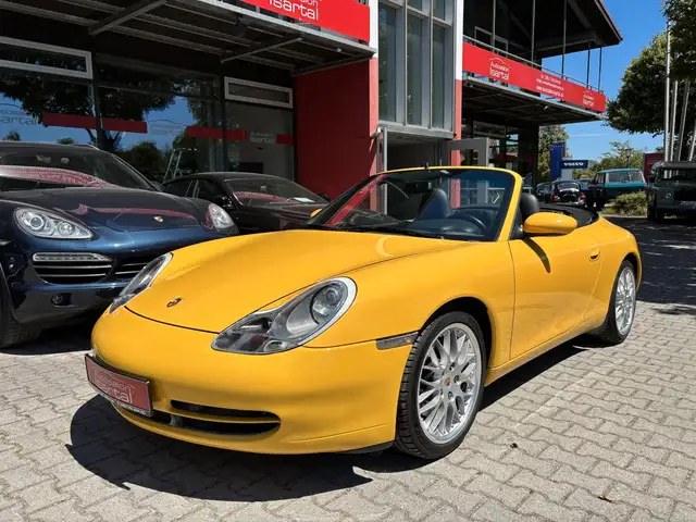 Porsche 911 view 2