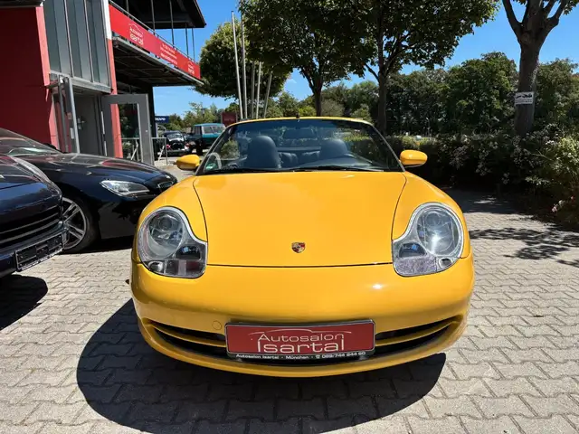 Porsche 911 view 3