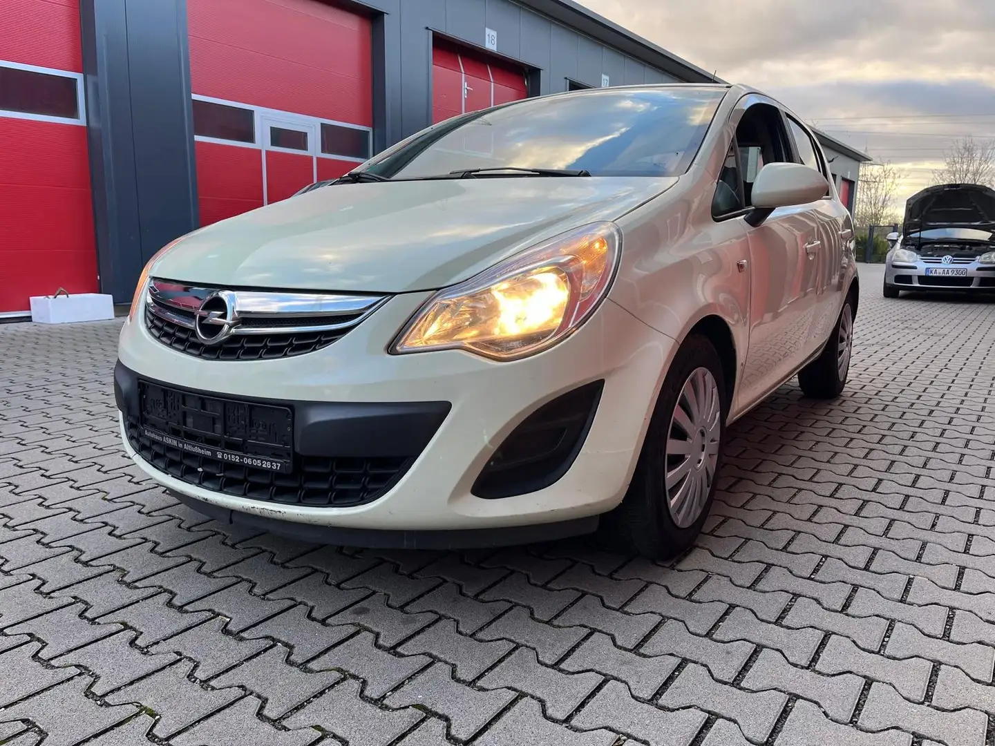 Opel Corsa Weiß - 1