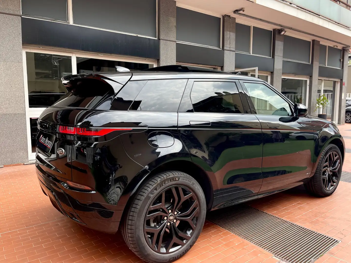 Land Rover Range Rover Evoque 2.0D I4 240 CV R-Dynamic *Total Black *Tetto Pan. Nero - 1