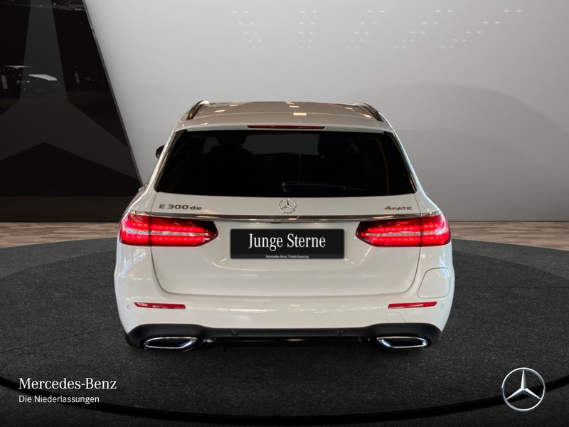 Mercedes-Benz E 300 de T 4M AMG+NIGHT+PANO+AHK+LED+FAHRASS+9G — photo 9