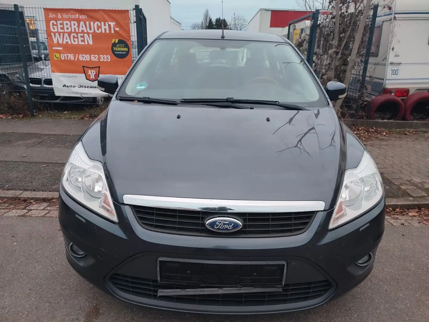 Ford Focus Turnier 1,6 Style, Tempomat, Klimaautomati Schwarz - 1