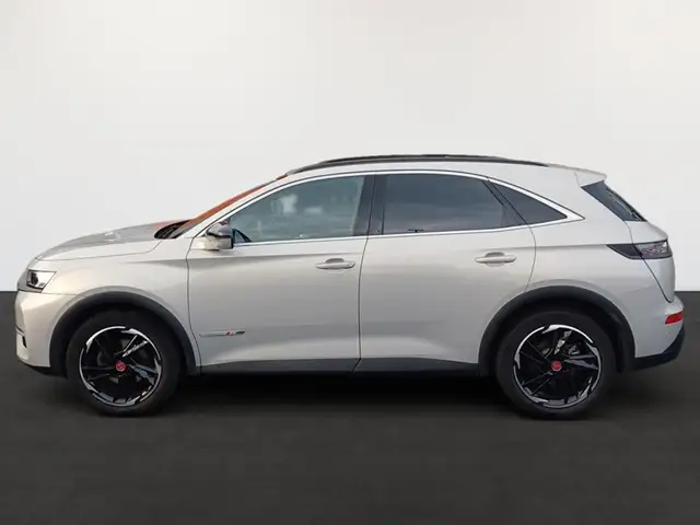 DS Automobiles DS 7 Crossback view 5