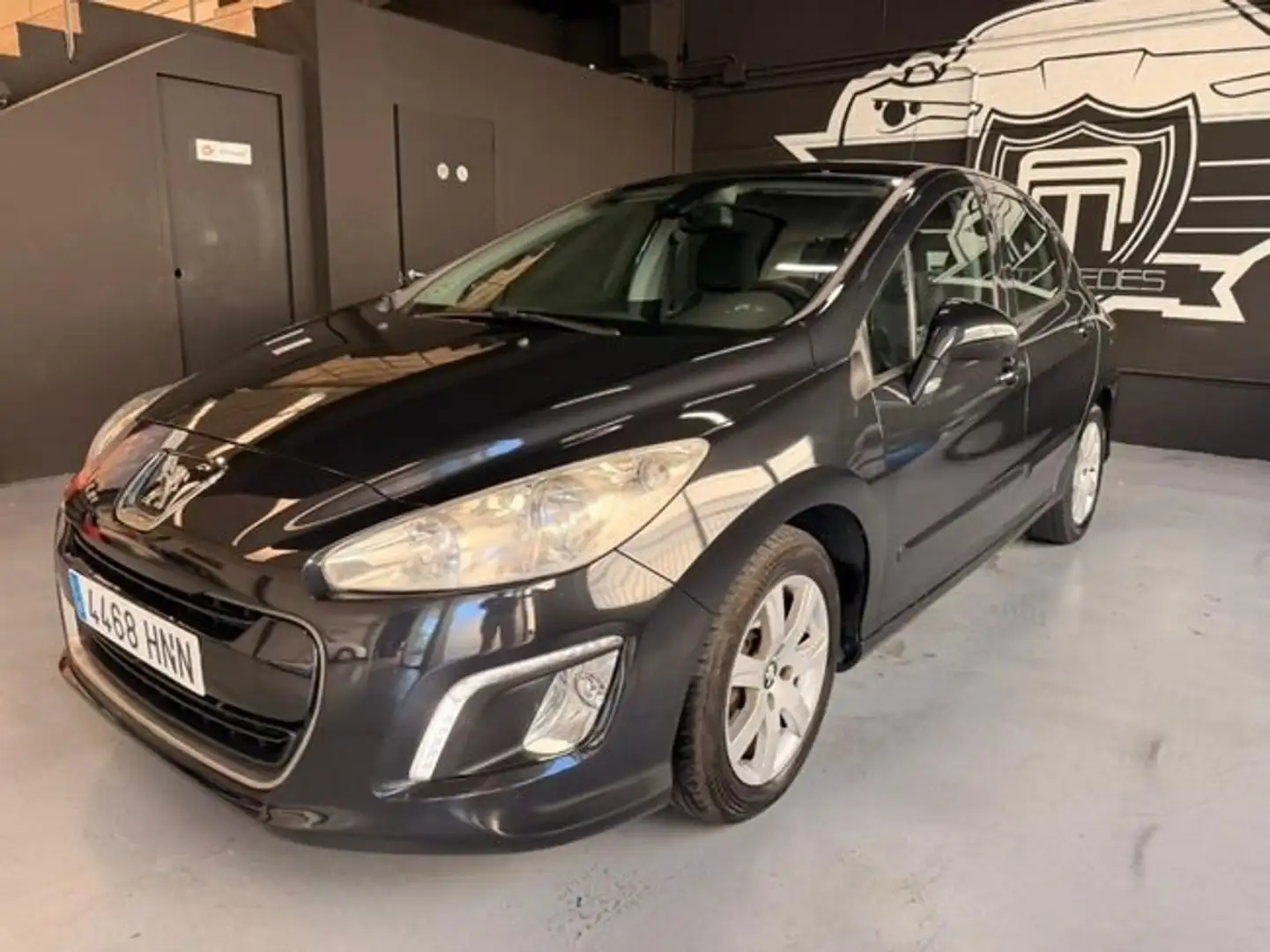 Peugeot 308 Active Negro - 1
