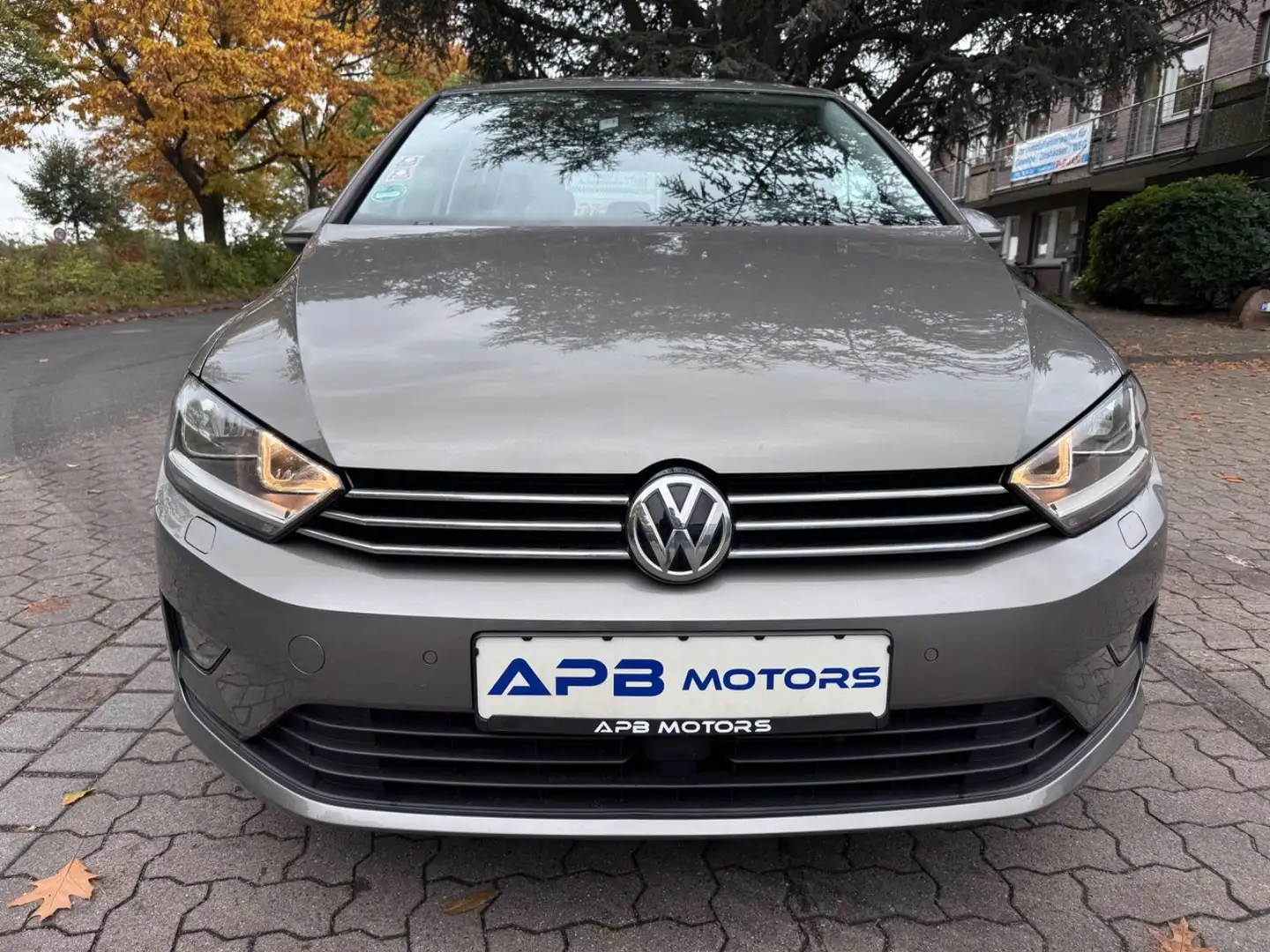 Volkswagen Golf Sportsvan GOLF SPORTSVAN NAVI PARK-ASSIST SHZ PDC 1.BESITZ Grau - 2