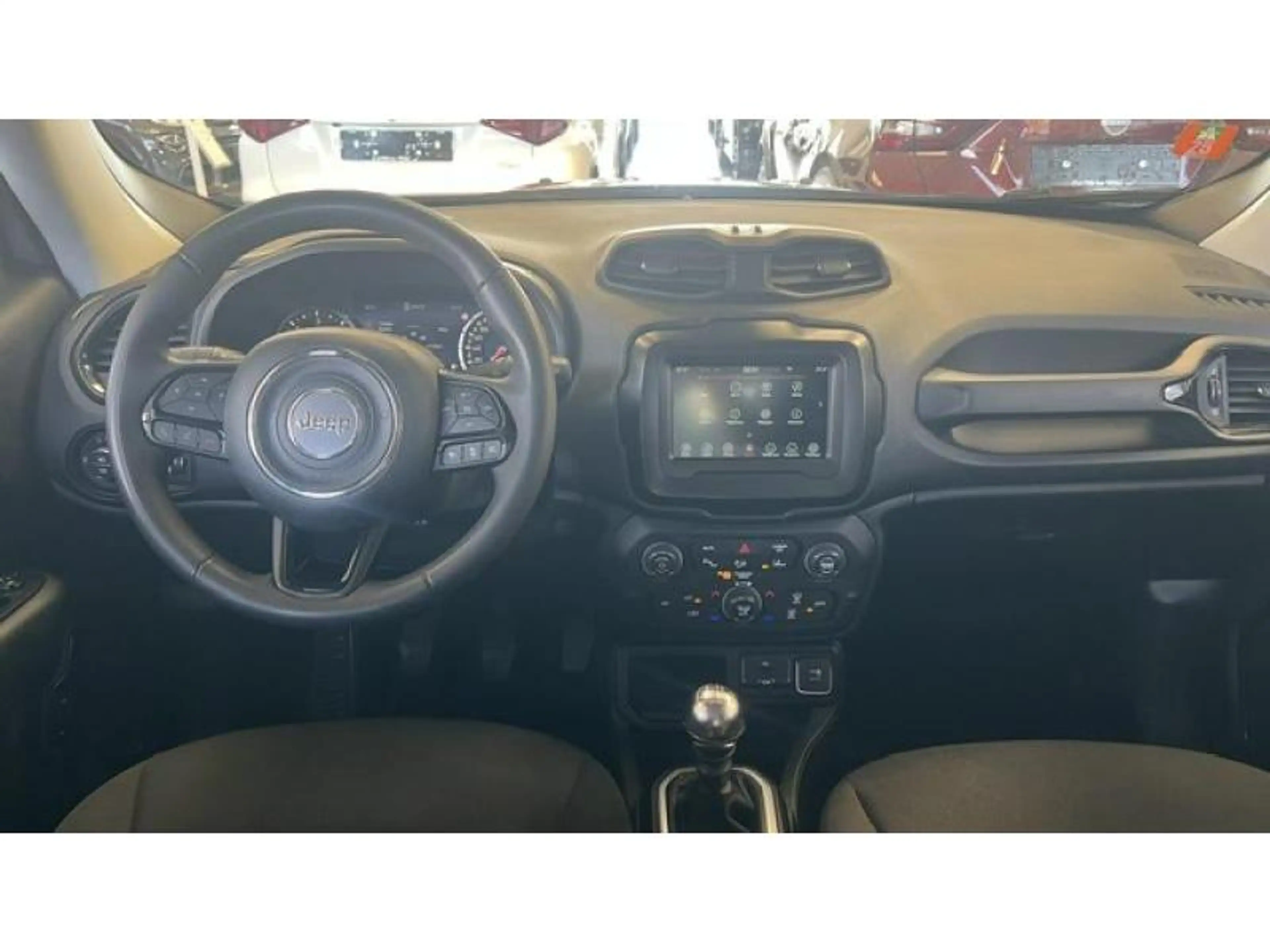 Jeep Renegade Limited — photo 10