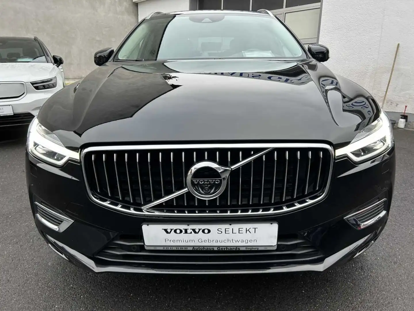 Volvo XC60 Plug-In-Hybrid T8 AWD Recharge Inscription, Zwart - 2
