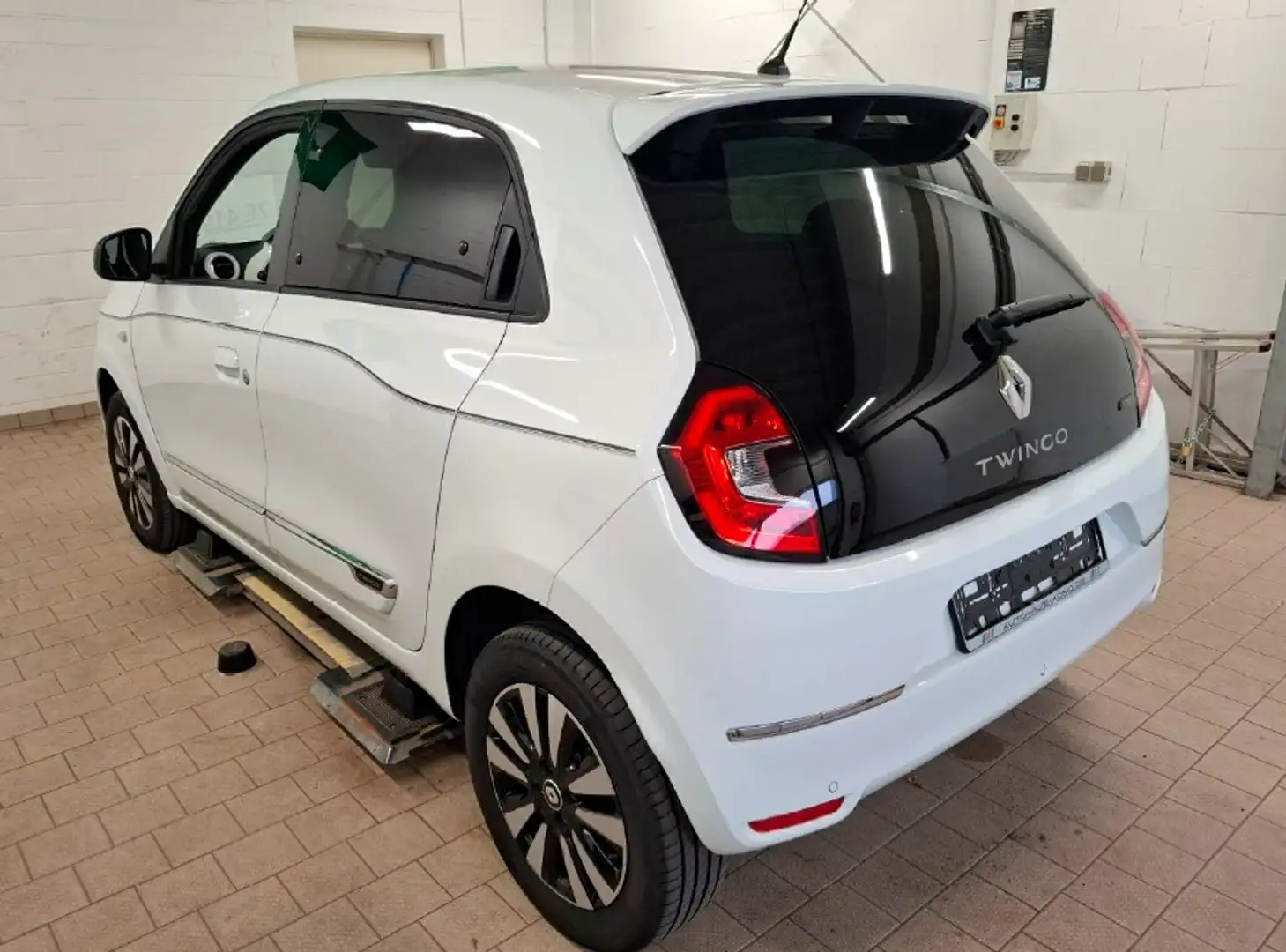 Renault Twingo E-TECH Navi*Klima*Sitzheizung*Rückfahrcam - 2