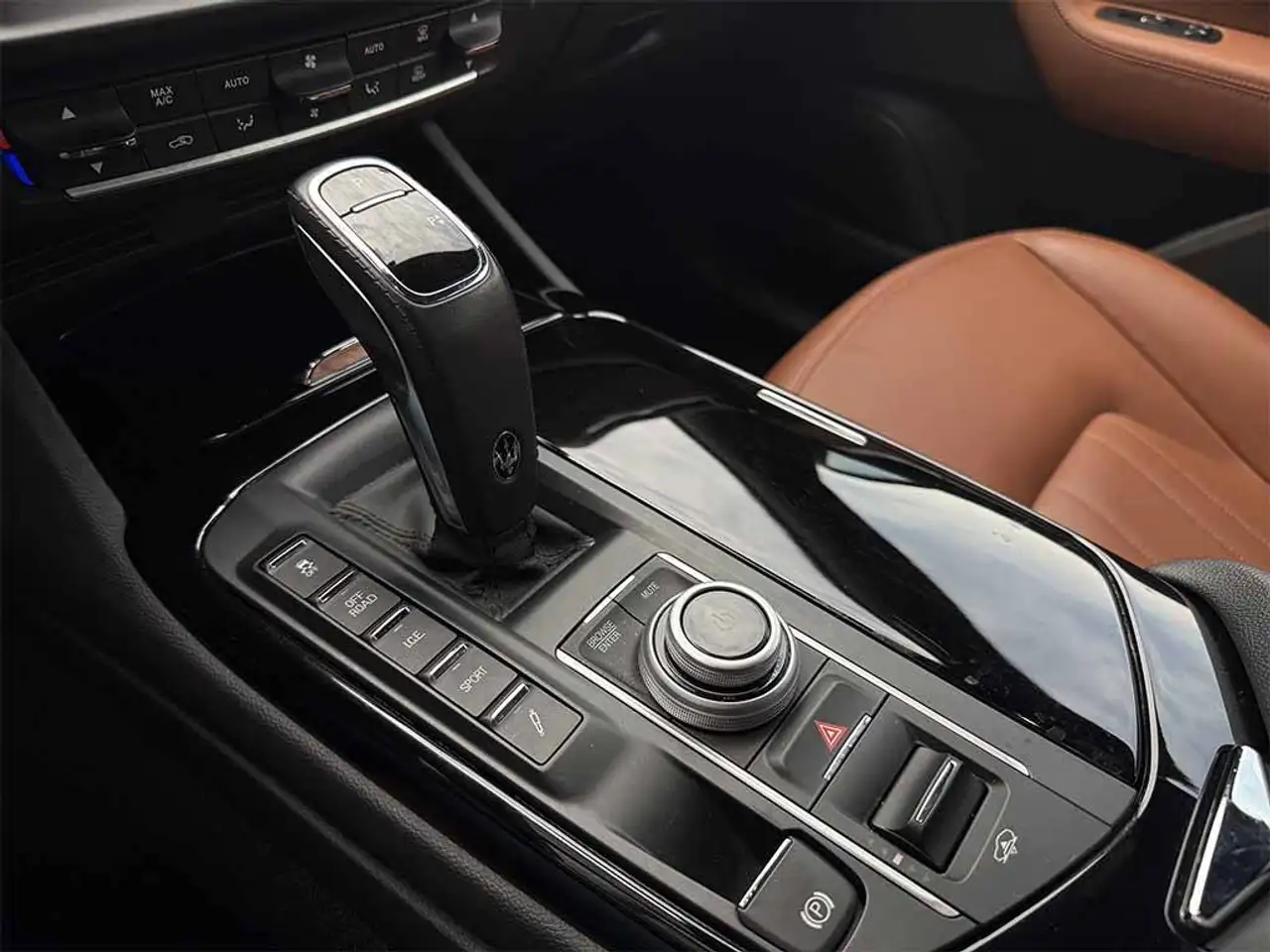 Maserati Levante 2022 — фото 17