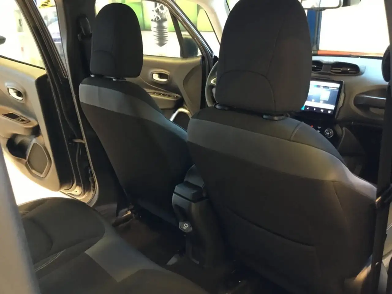 Jeep Renegade 1.5 T4 MHEV 130cv Summit DDCT MY25 14