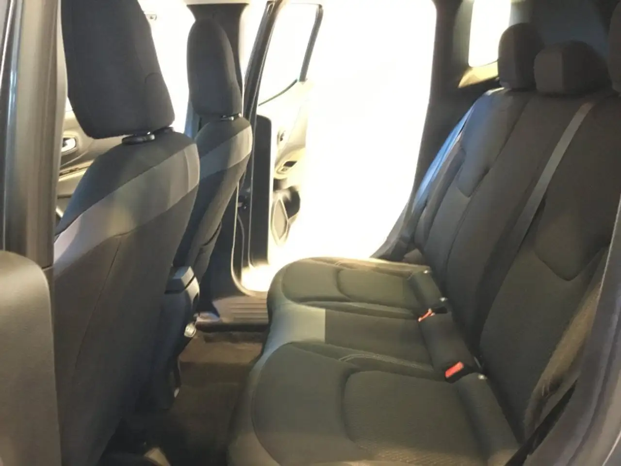 Jeep Renegade 1.5 T4 MHEV 130cv Summit DDCT MY25 13