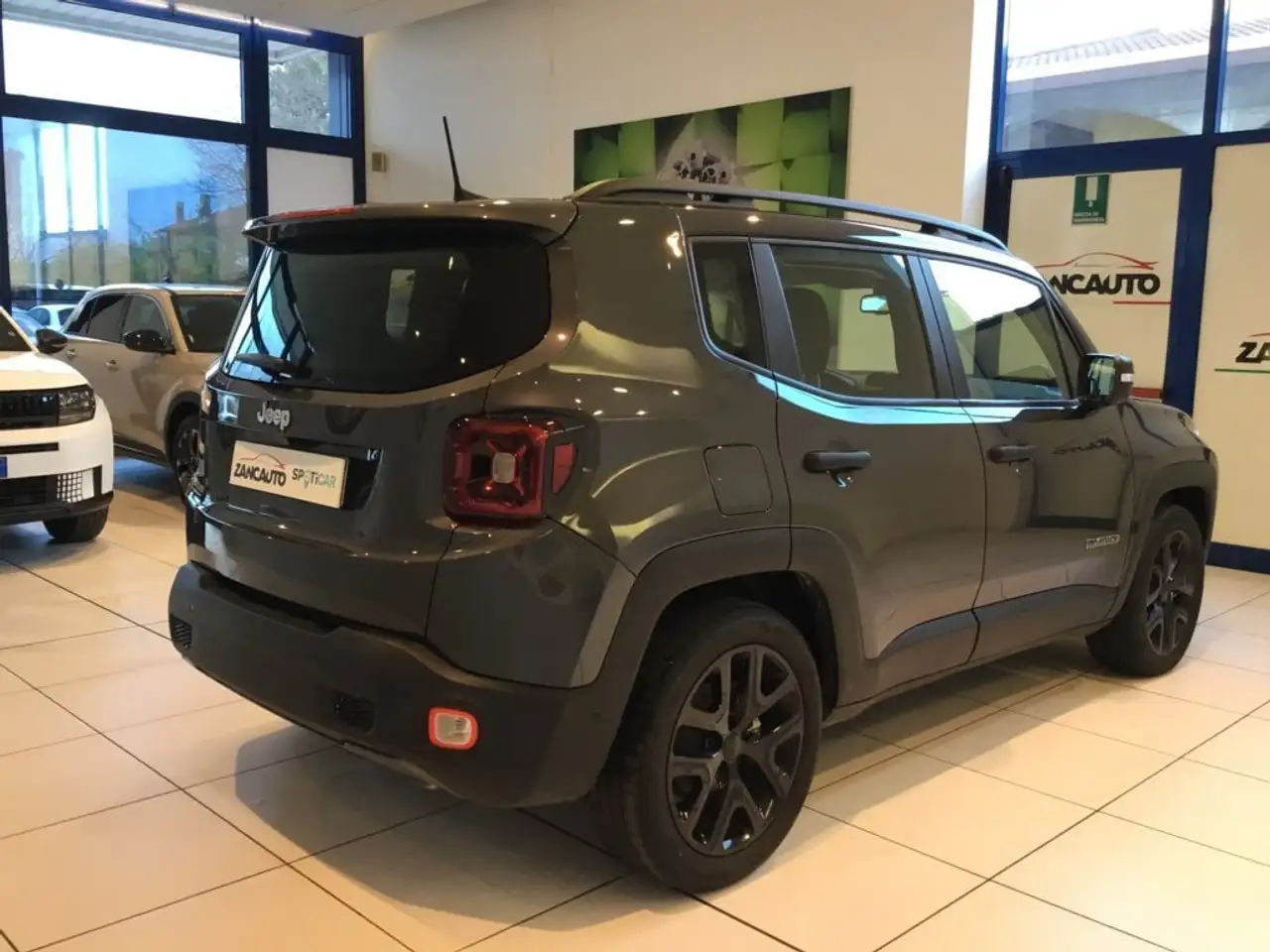Jeep Renegade 1.5 T4 MHEV 130cv Summit DDCT MY25 8