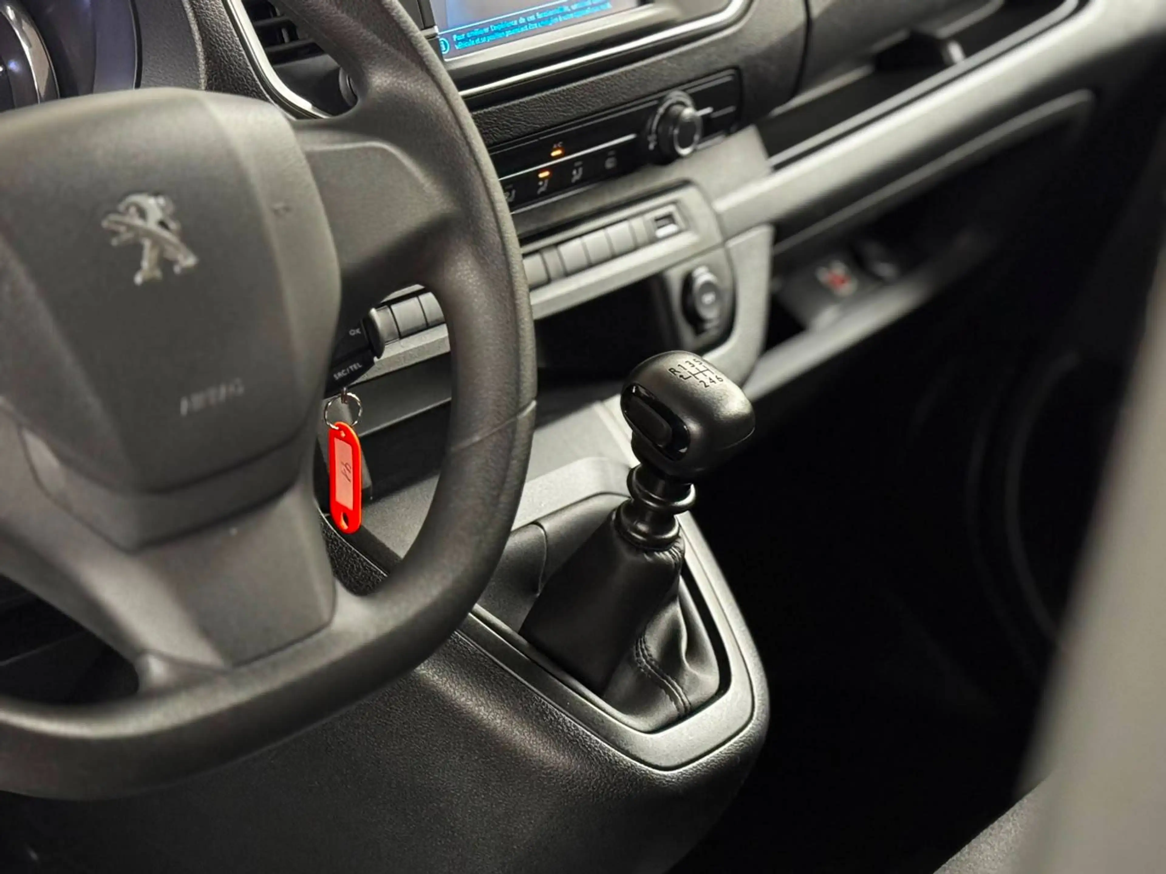 Peugeot Expert 2.0HDI 145CV LONG CHASSIS DOUBLE CABINE 6 PLACES CAMERA GPS CLIM — photo 11