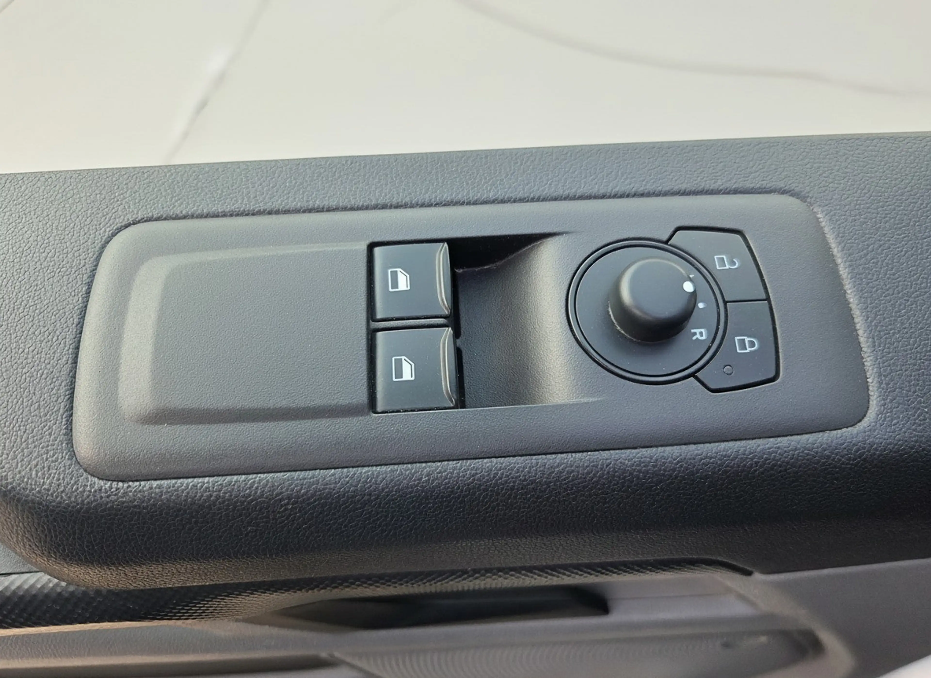 Ford Transit Custom 2.0 TDCI Trend Airco LED verlichting Cruisecontrol — photo 15