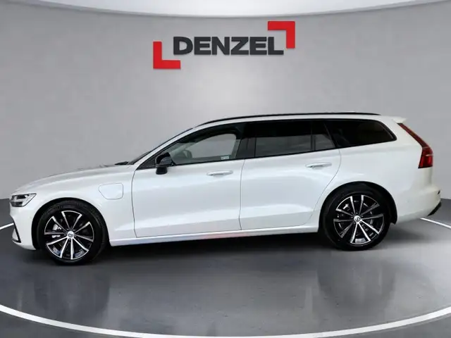 Volvo V60 Plus, T6 eAWD Plug-in Hybrid, Elektrisch/Benzin, Dark Ansicht 2