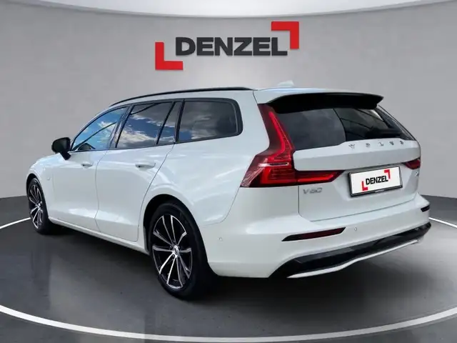 Volvo V60 Plus, T6 eAWD Plug-in Hybrid, Elektrisch/Benzin, Dark Ansicht 3